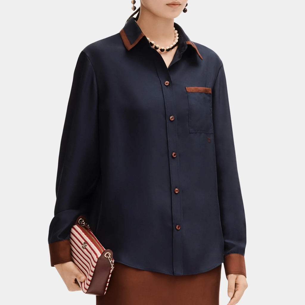 Long Sleeved Shirt In Navy Blue Silk Twill Chanel – Гарантія оригінальності – боковий вид
