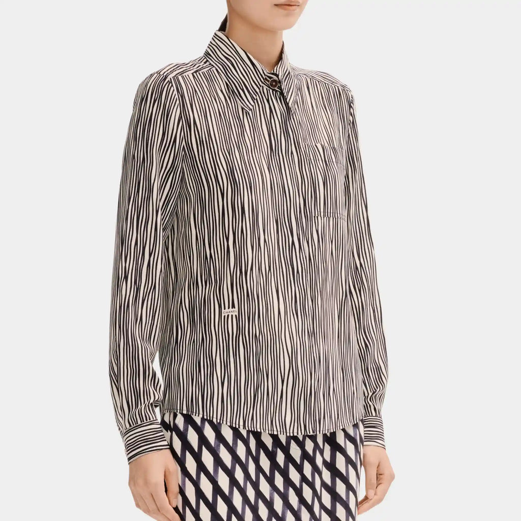 Long Sleeved Shirt In White And Black Silk Crepe Chanel – Гарантія оригінальності – боковий вид