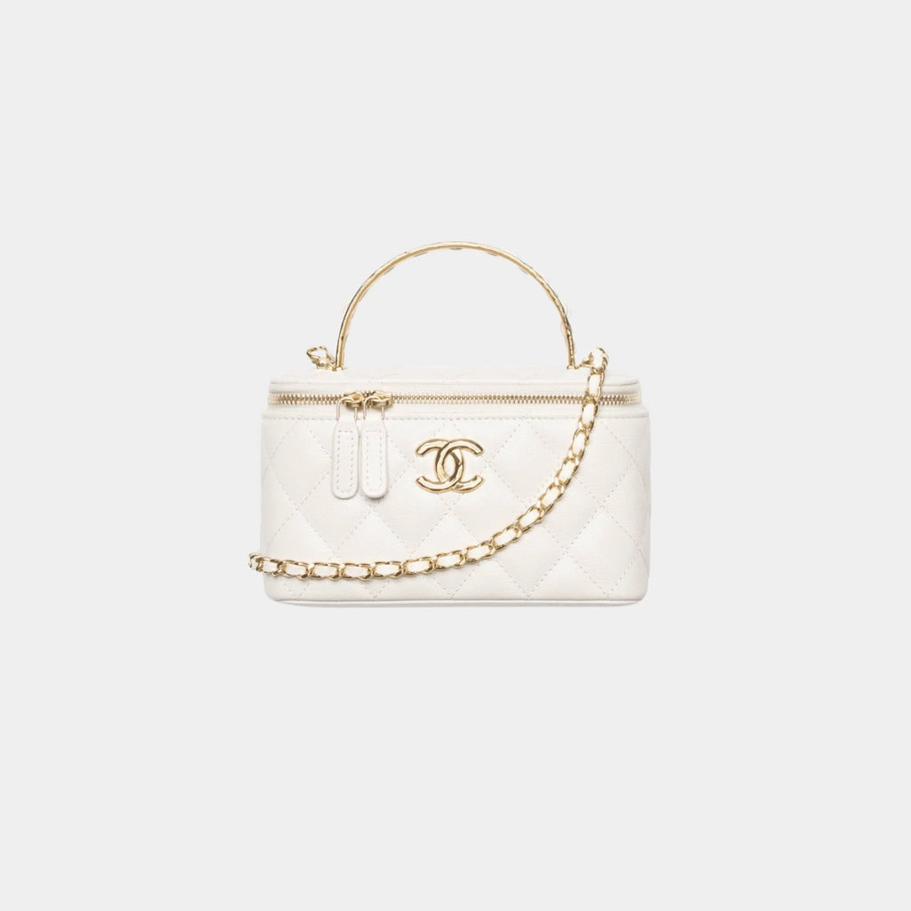 Оригінальна Long Vanity With Chain Grained Calfskin & Gold-Tone Metal Chanel – боковий вид