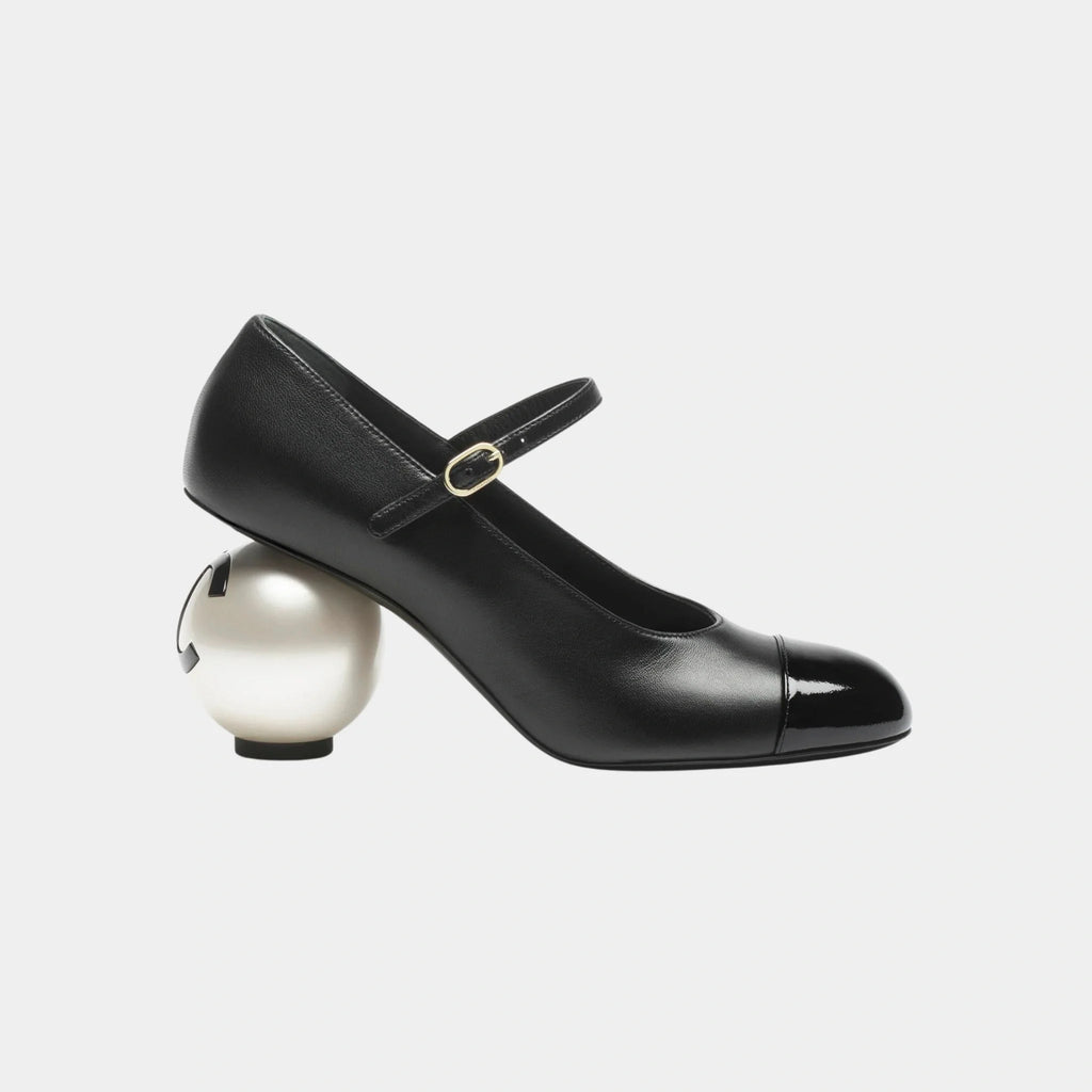 Mary Janes Lambskin Patent Calfskin & Imitation Pearls Black Chanel – Гарантія оригінальності – детальний вид