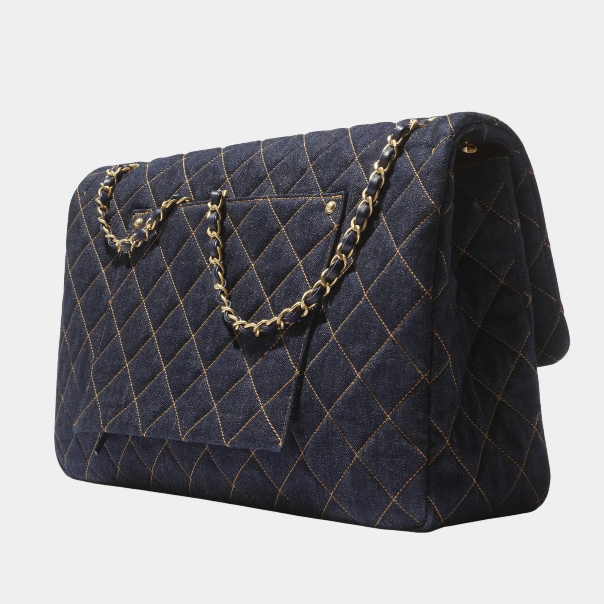 Оригінальна Maxi Flapbag Demin & Gold Tone Metal Chanel – детальний вид
