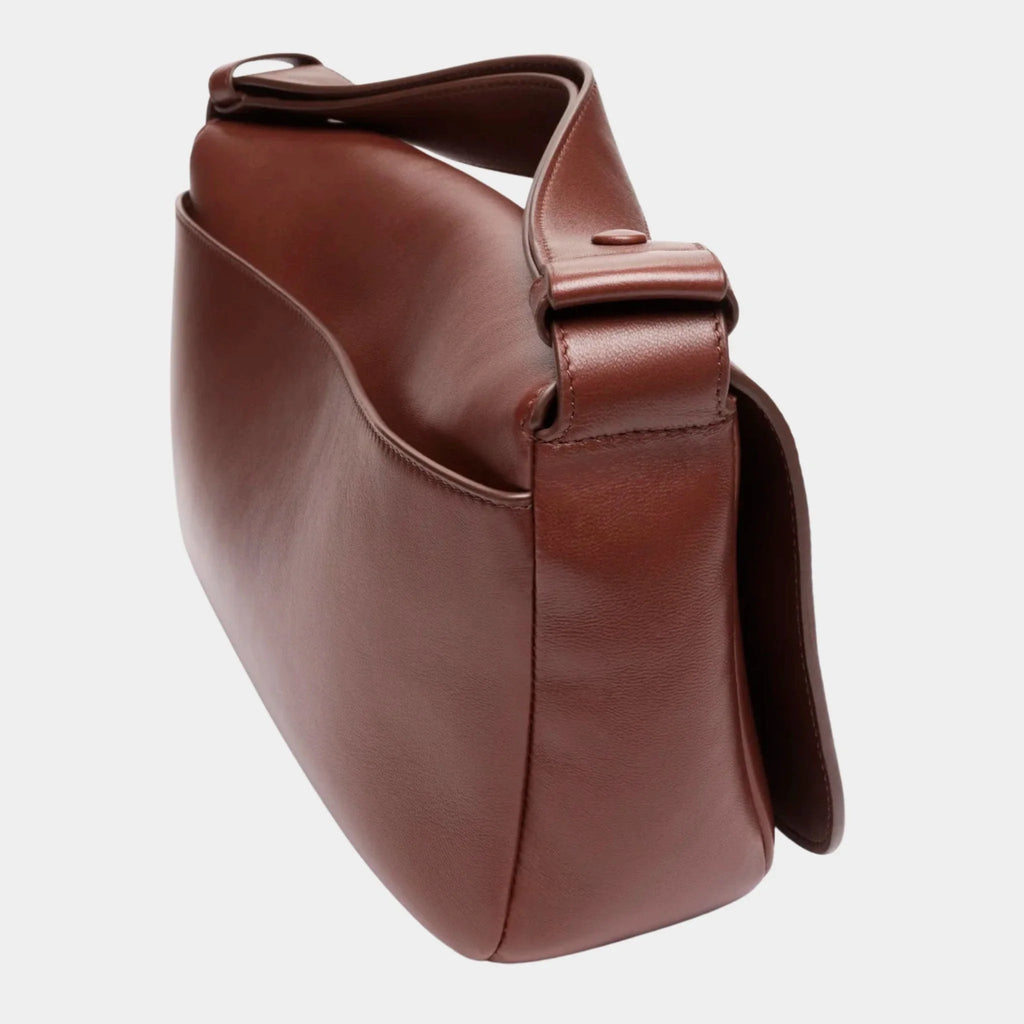 Maxi Messenger Bag Lamb Brown Chanel оригінал – Купити в Україні – вид ззаду