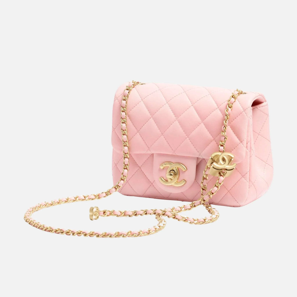 Mini Flap Bag In Shiny Lambskin And Gold Metal Chanel оригінал – Купити в Україні – боковий вид
