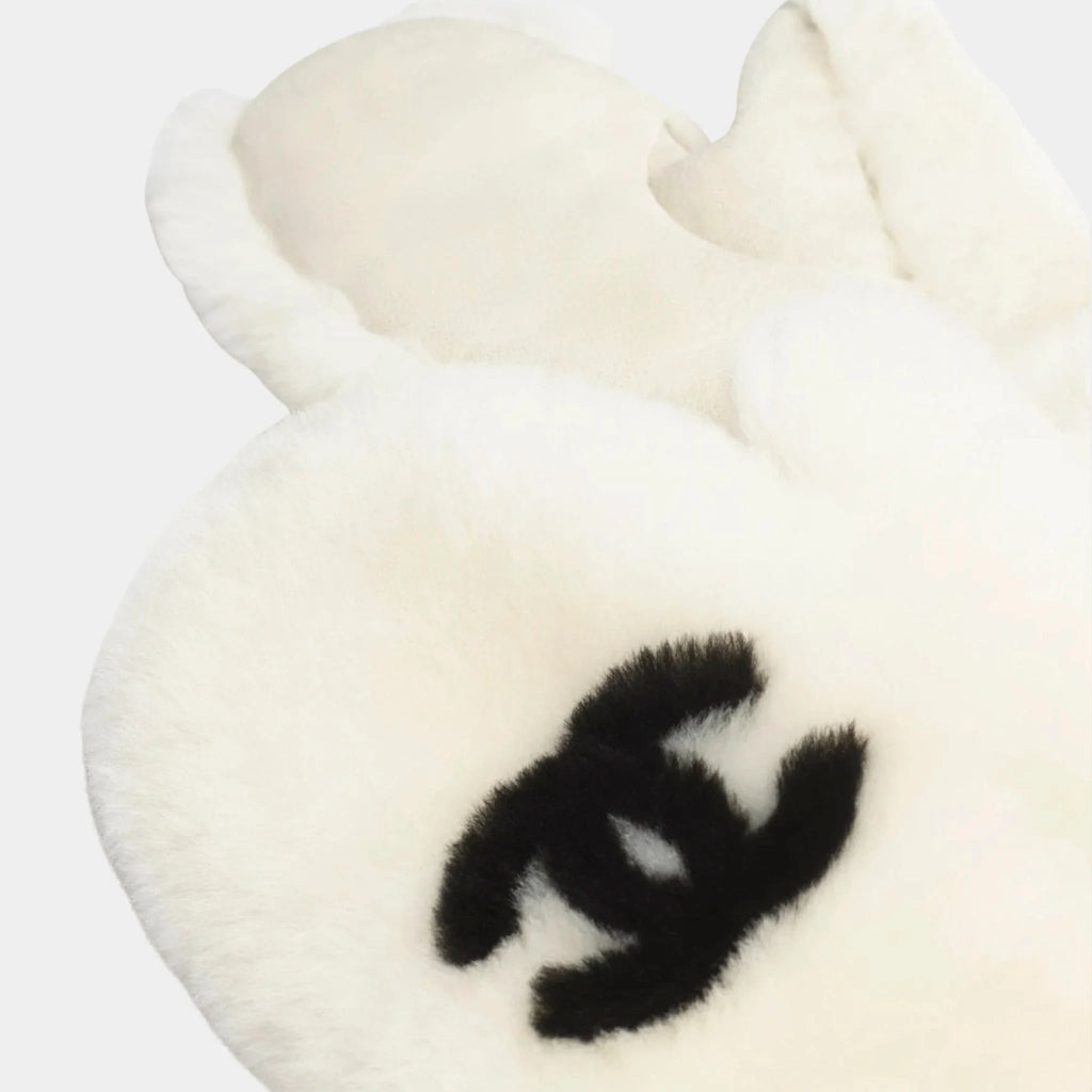 Mittens Lamb Pelt Ecru & Black Chanel оригінал – Купити в Україні – вид ззаду