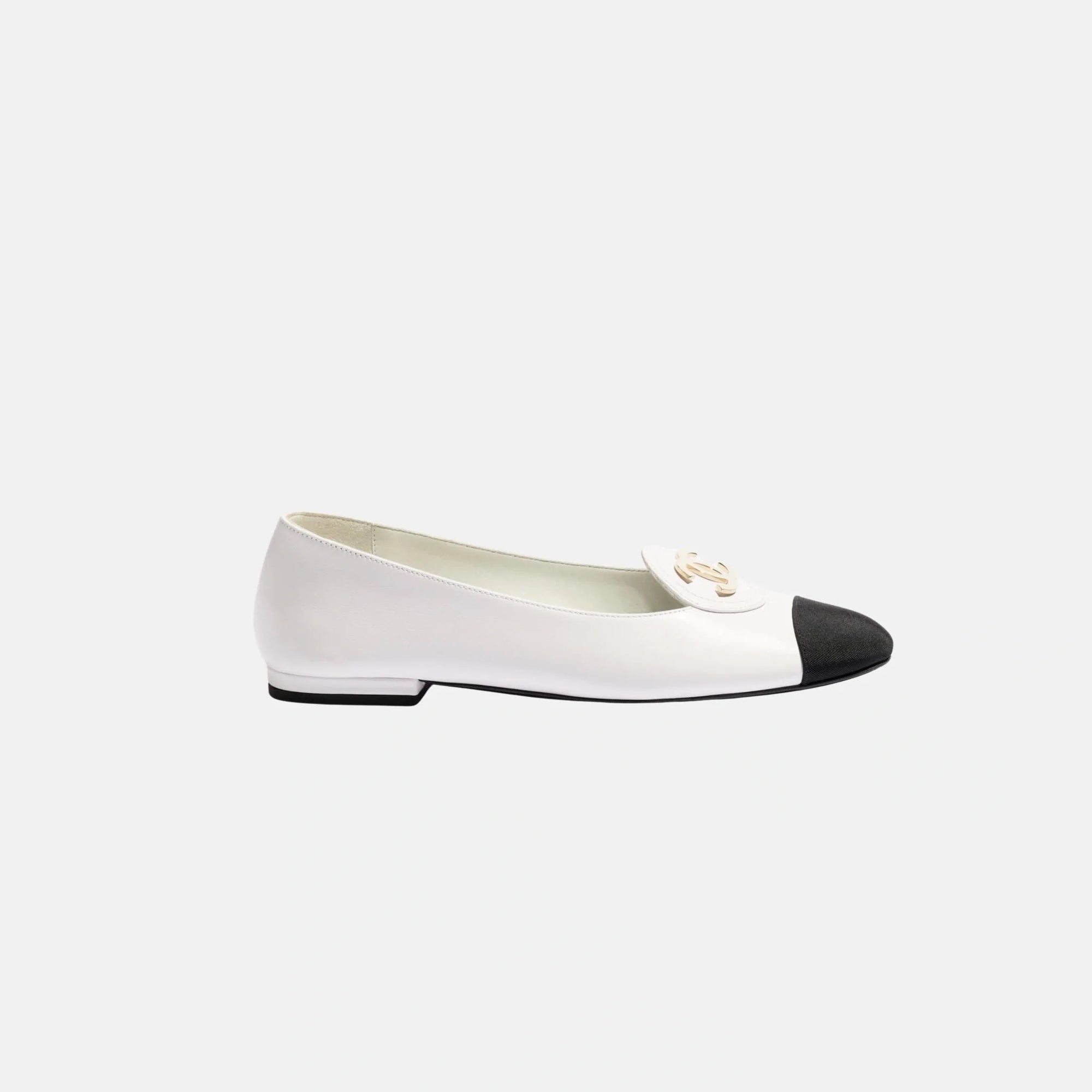 Оригінальна Moccasins In Calfskin And Grosgrain Chanel – боковий вид