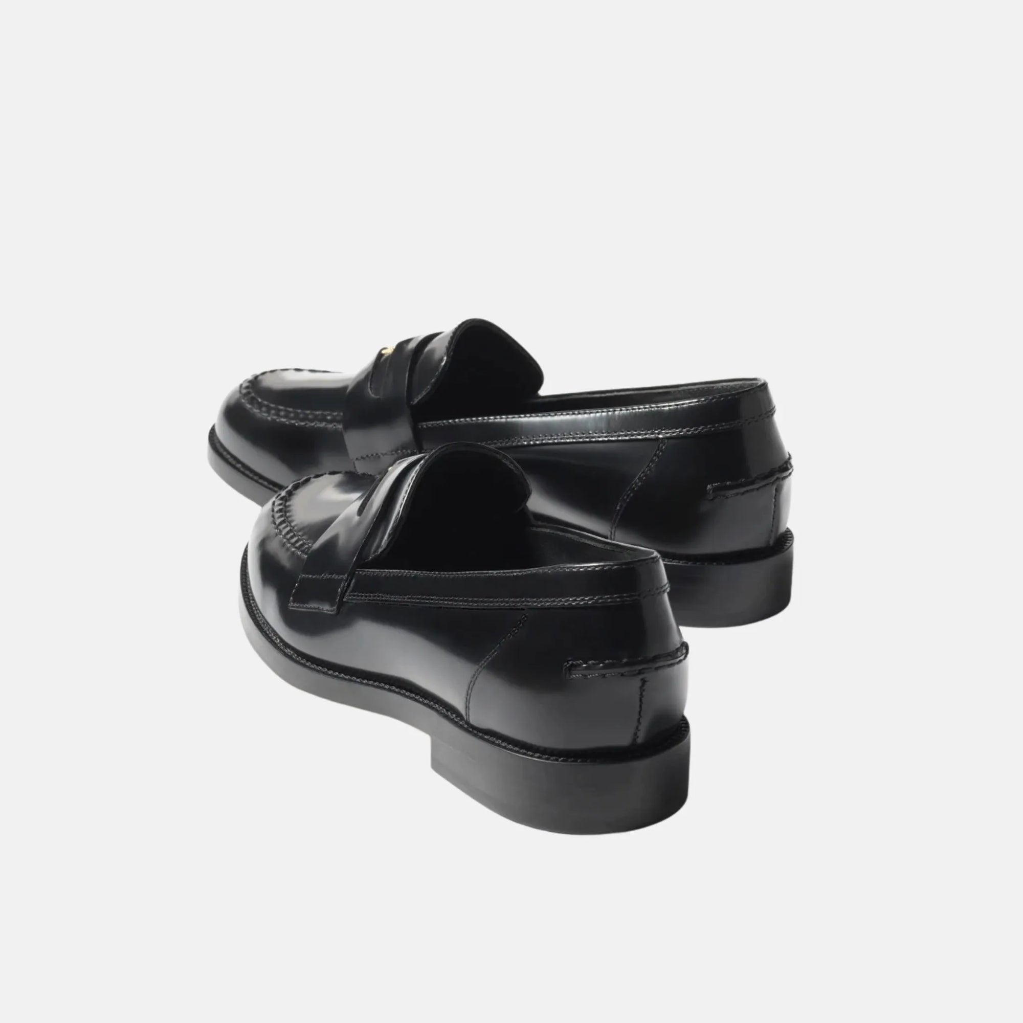 Оригінальна Moccasins In Calfskin Chanel – вид ззаду