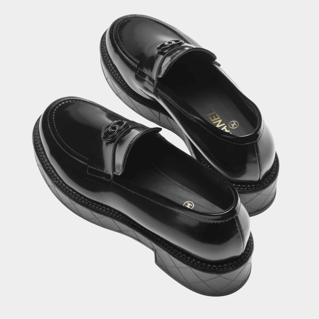Оригінальна Moccasins Shiny Calfskin Black Chanel – вид ззаду