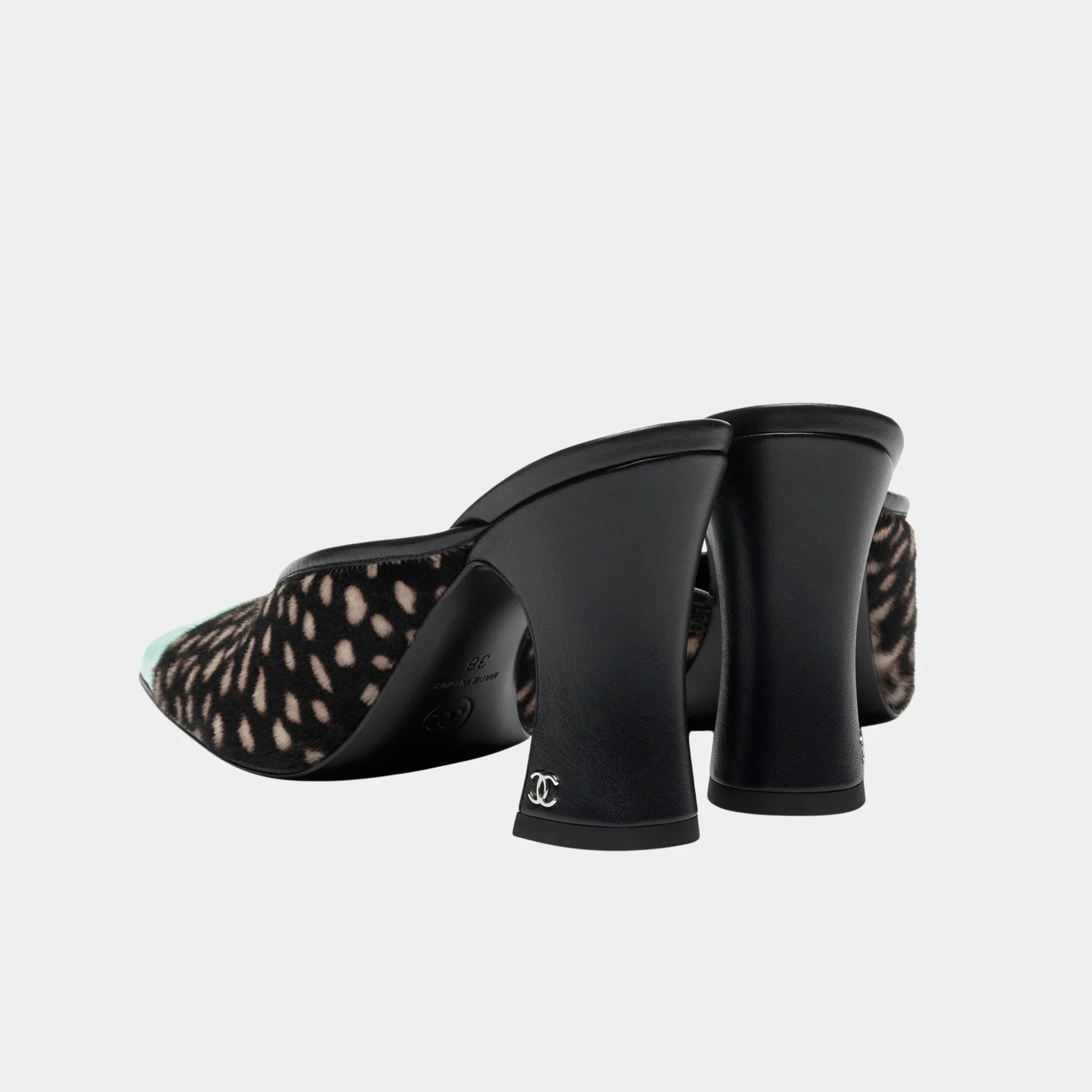 Mules In Lambskin & Patent Calfskin Chanel – Гарантія оригінальності – вид ззаду