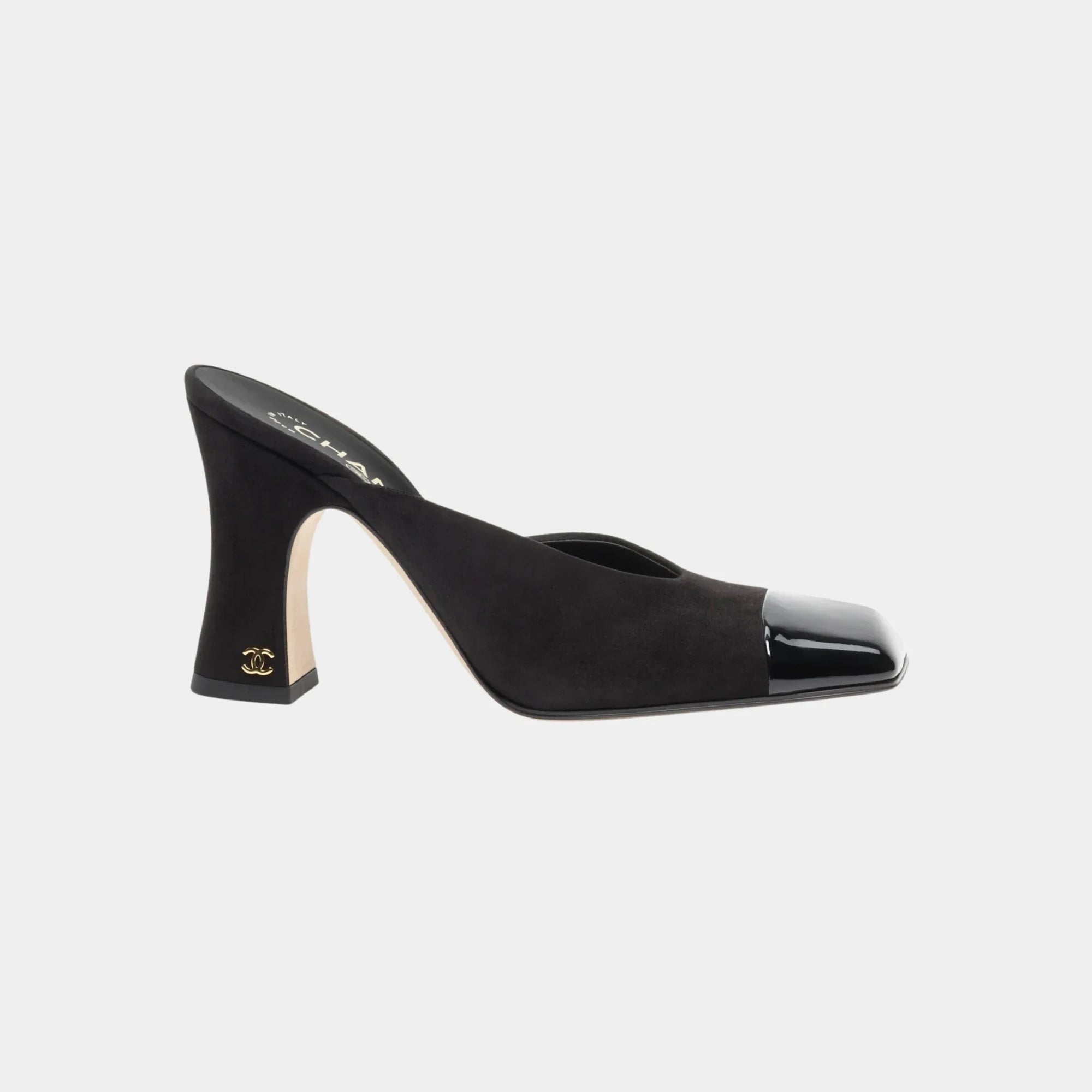 Оригінальна Mules In Suede Kidskin & Patent Calfskin Chanel – боковий вид
