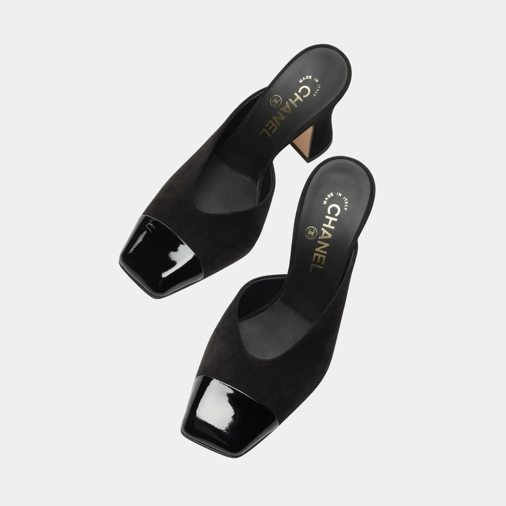 Оригінальна Mules In Suede Kidskin & Patent Calfskin Chanel – детальний вид