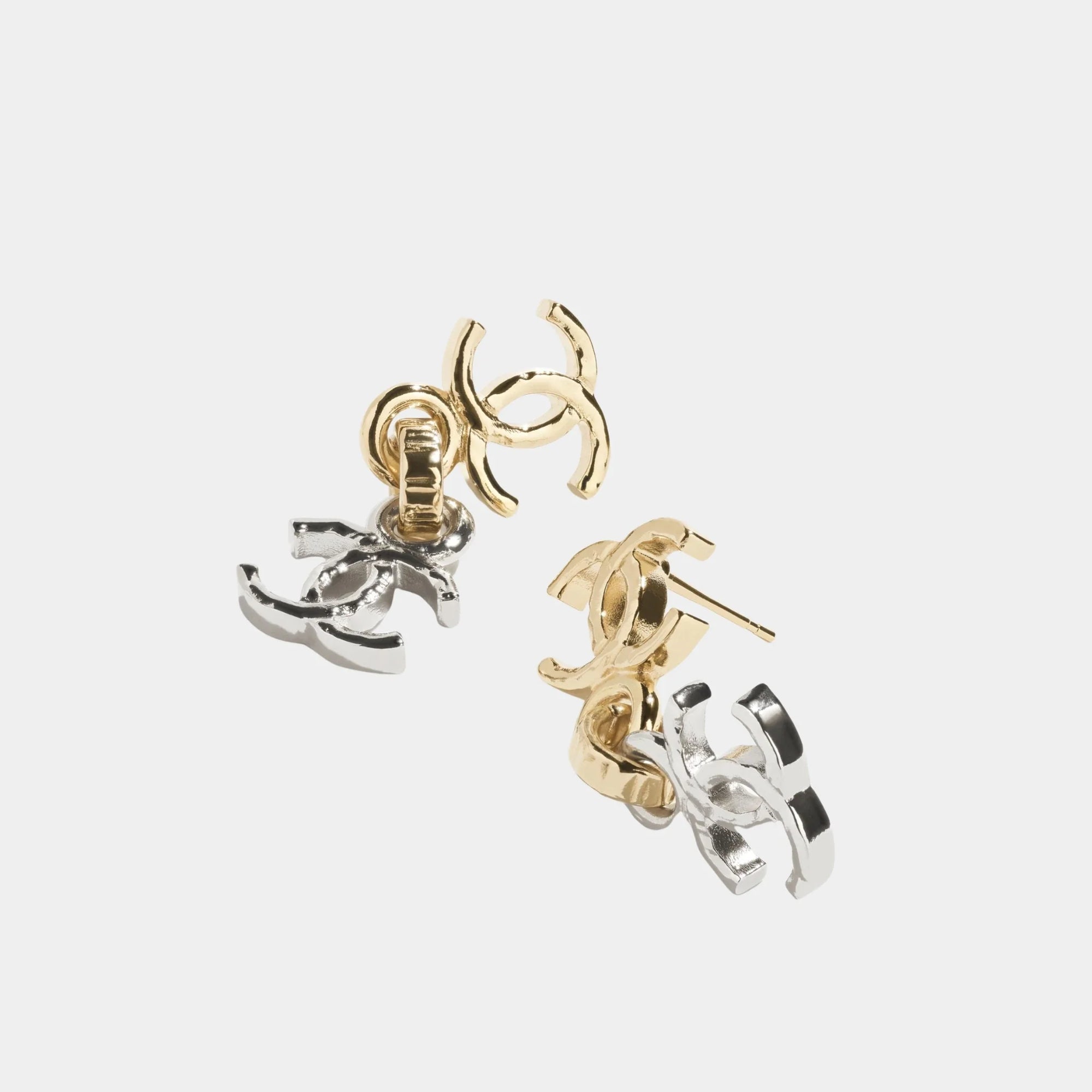 Pendant Earrings In Gold & Silver Metal Chanel оригінал – Купити в Україні – вид ззаду