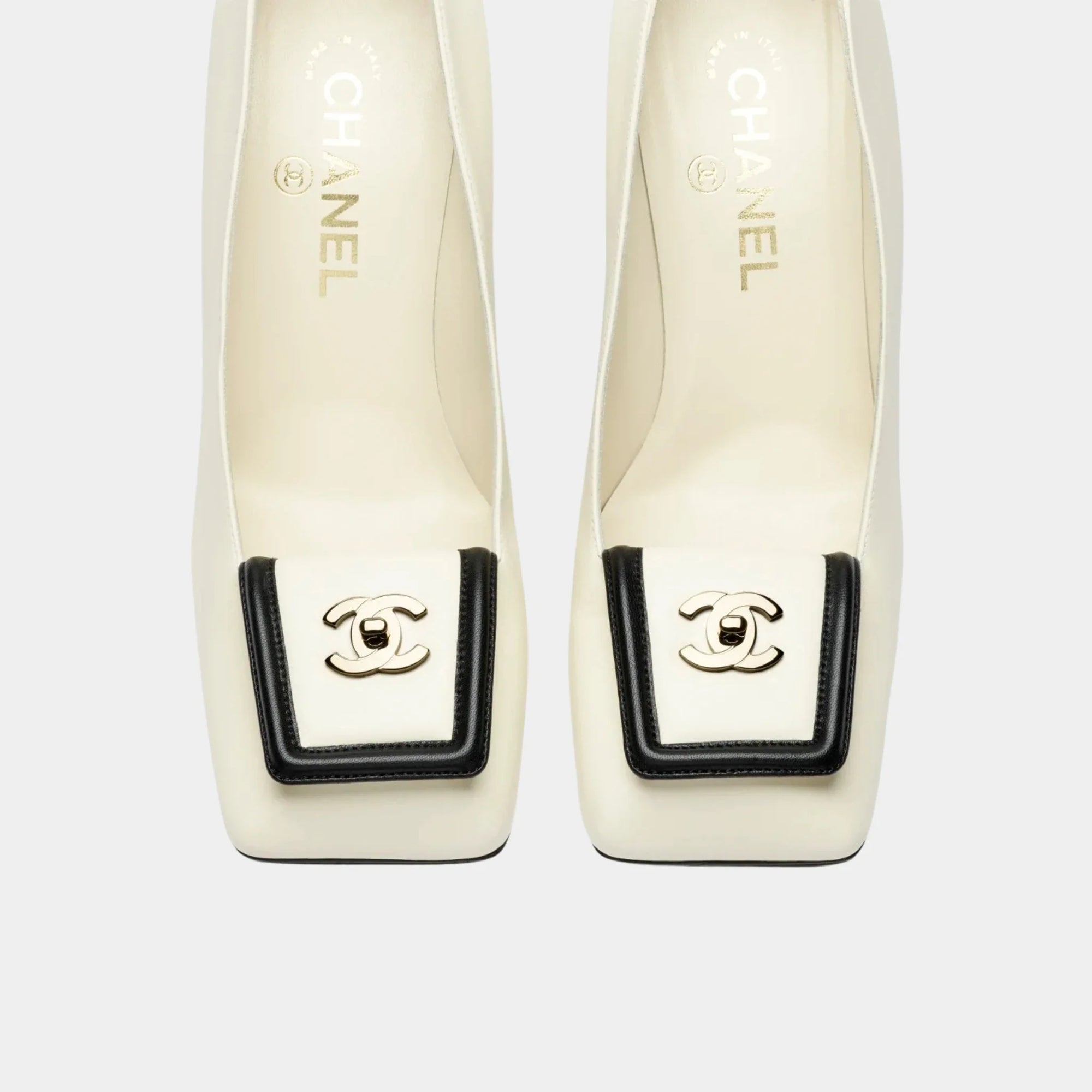 Оригінальна Pumps In Ivory & Black Lambskin Chanel – детальний вид