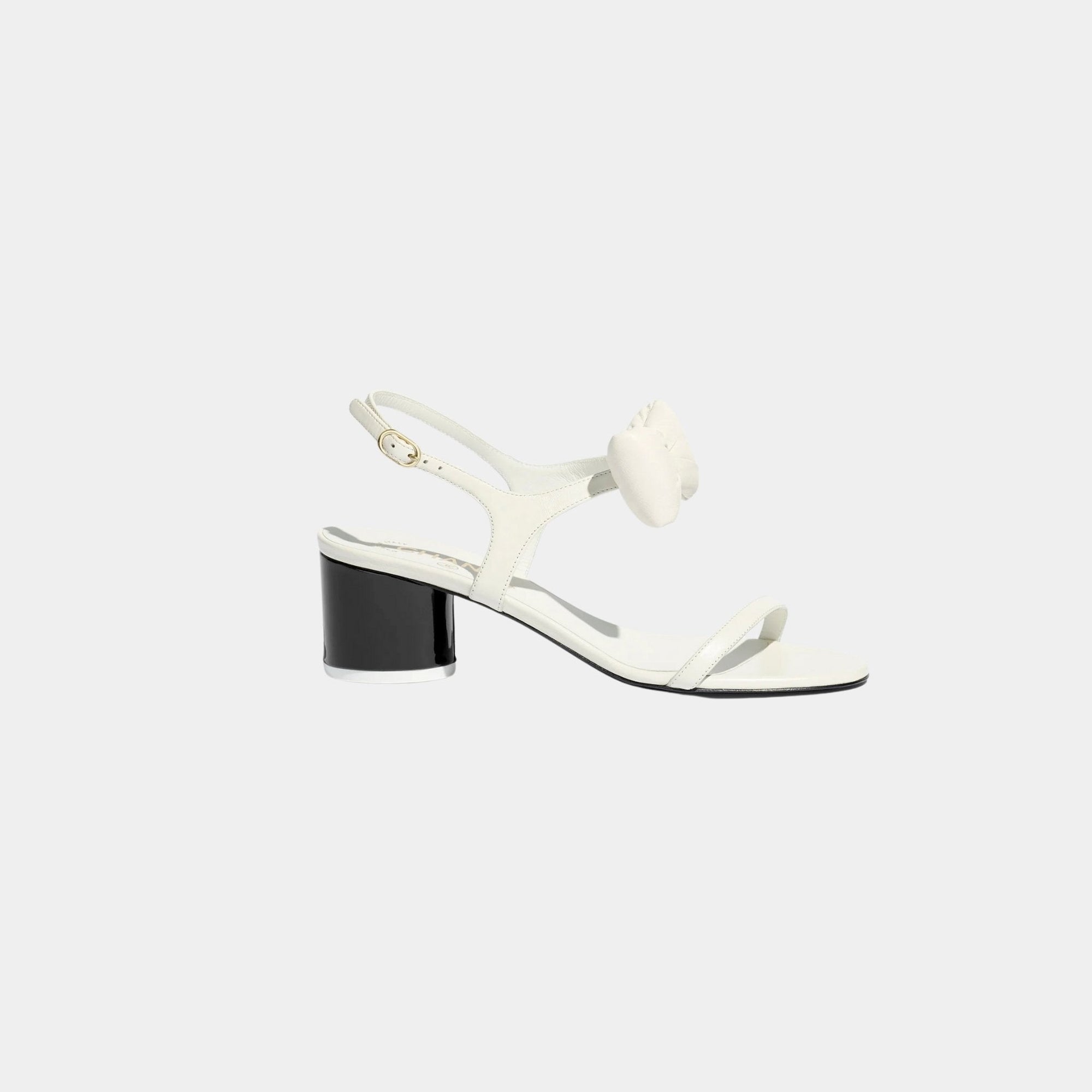 Оригінальна Heeled Sandals Lambskin Chanel – боковий вид