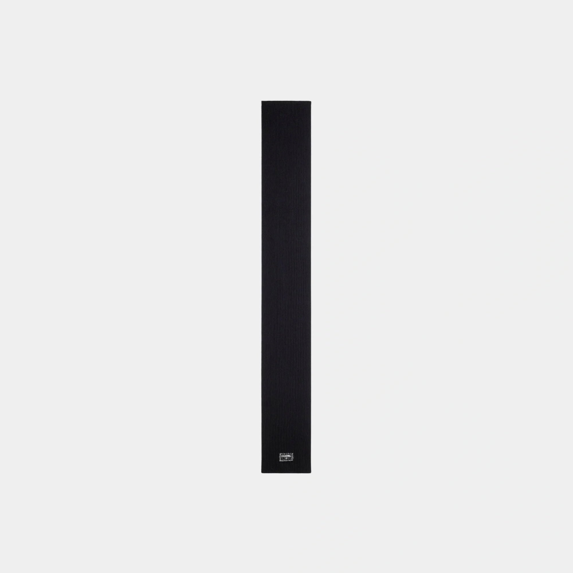 Scarf Cashmere Navy Blue Black & White Chanel – Гарантія оригінальності – боковий вид