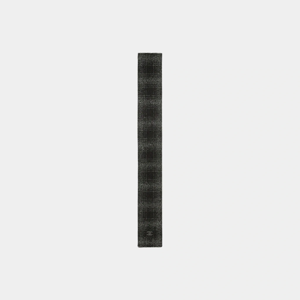 Scarf Cashmere & Wool Dark Gray White & Silver Chanel – Гарантія оригінальності – вид ззаду