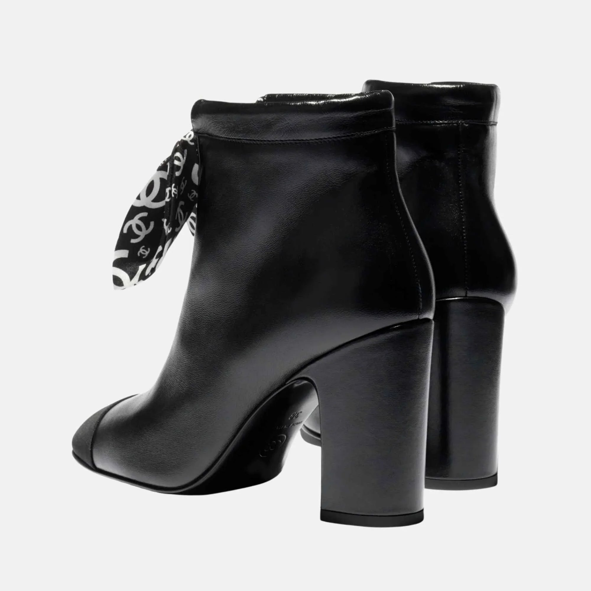 Short Boots In Lambskin Silk And Grosgrain Chanel – Гарантія оригінальності – детальний вид
