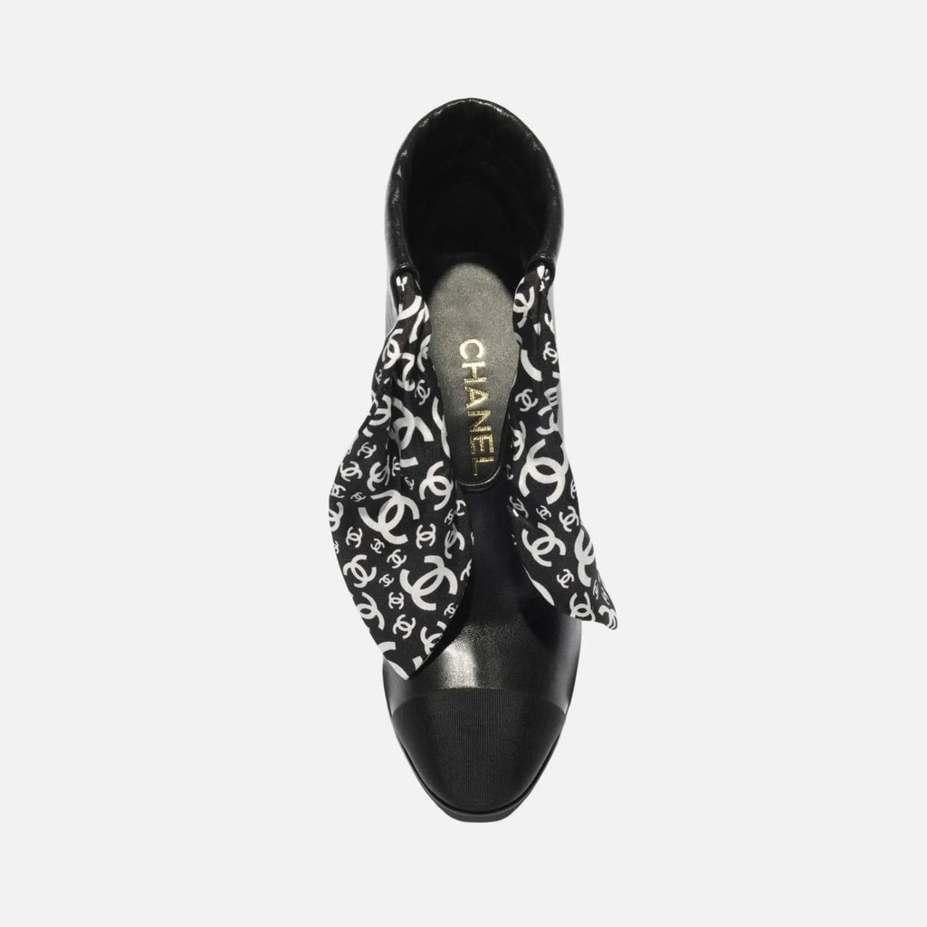 Short Boots In Lambskin Silk And Grosgrain Chanel – Гарантія оригінальності – вид ззаду