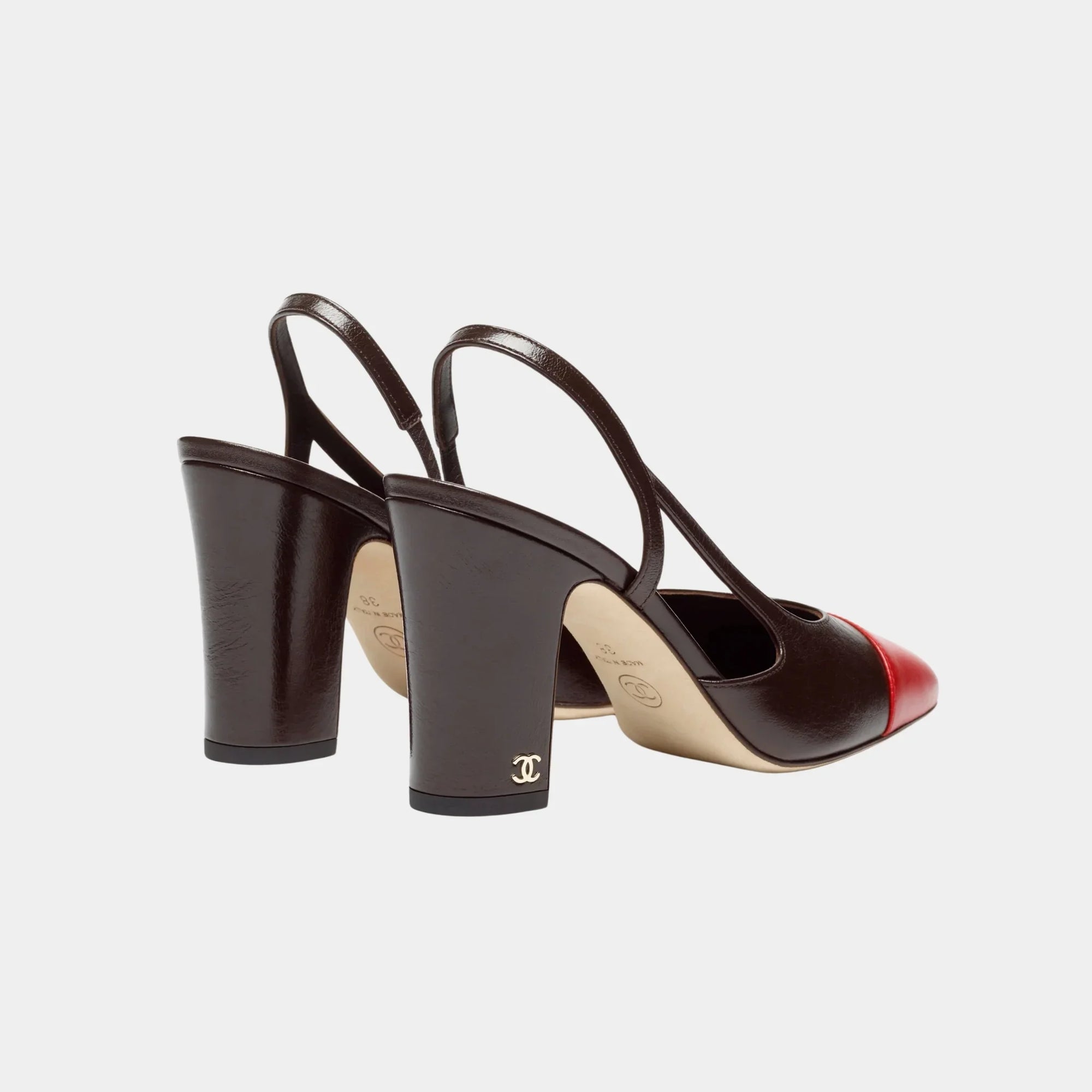 Оригінальна Slingbacks In Crumpled Shiny Lambskin Chanel – вид ззаду