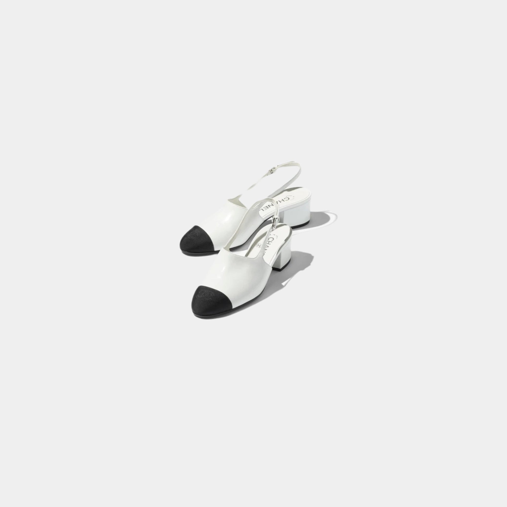 Slingbacks Goatskin Grosgrain White Black Chanel оригінал – Купити в Україні – вид ззаду