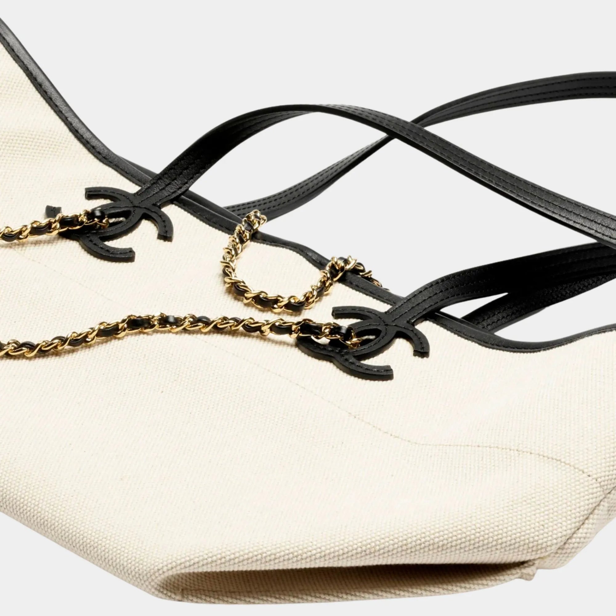 Оригінальна Small Tote Bag Canvas Calfskin & Gold-Tone Metal Ecru & Black Chanel – детальний вид
