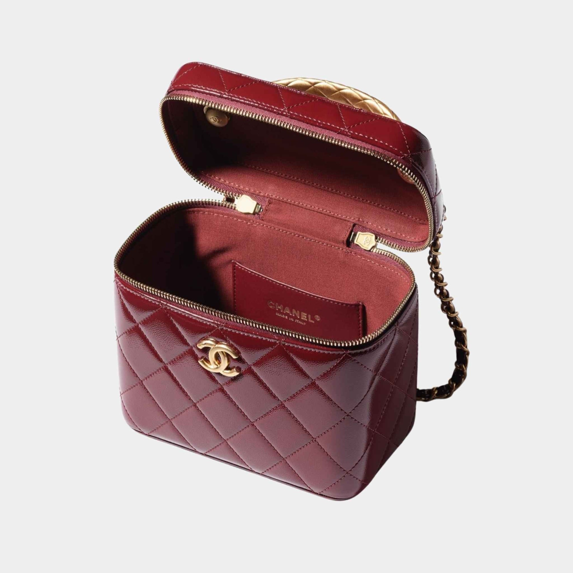 Оригінальна Small Vanity Case In Grained Patent Calfskin Chanel – детальний вид