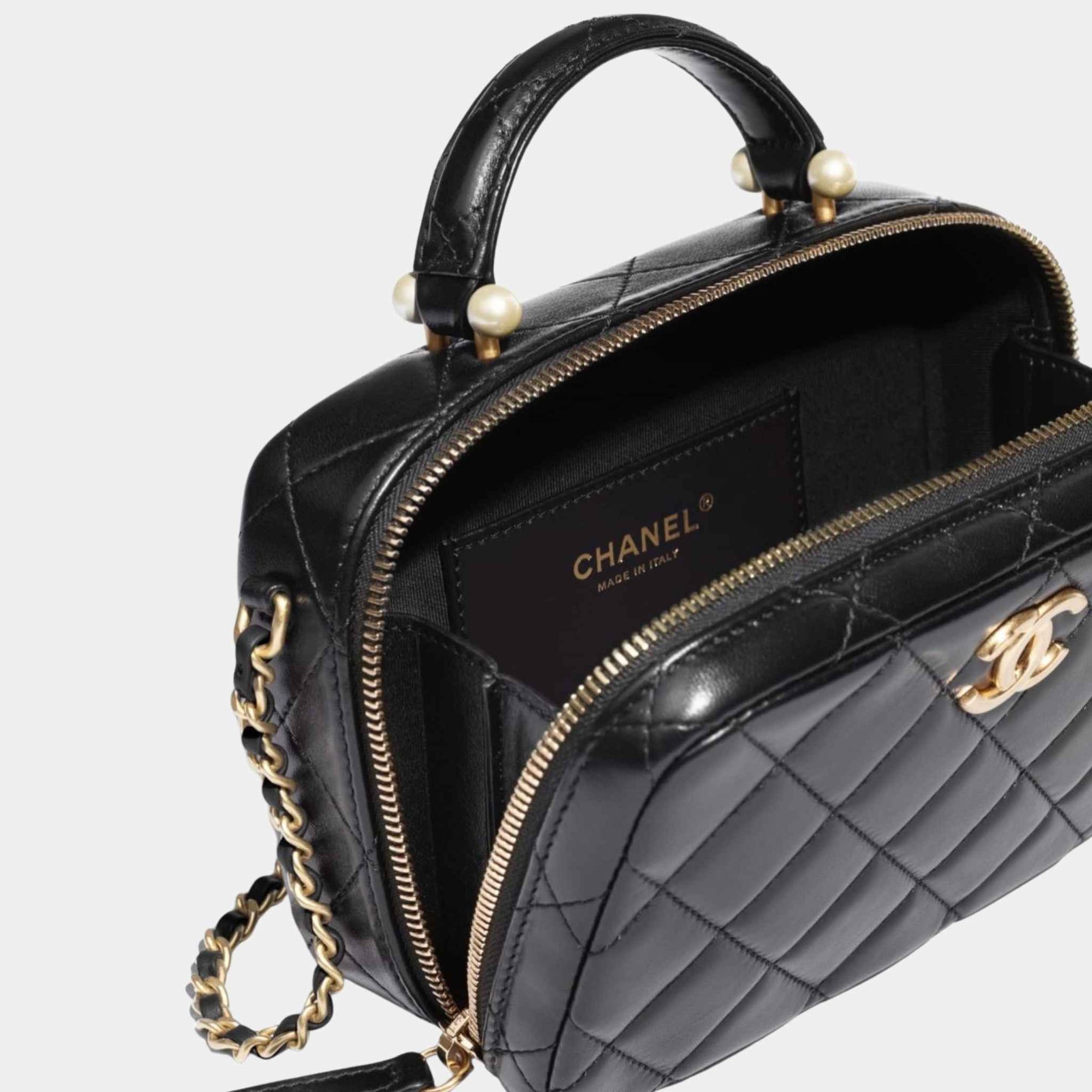 Small Vanity Case In Shiny Lambskin With Imitation Pearls Chanel оригінал – Купити в Україні – детальний вид