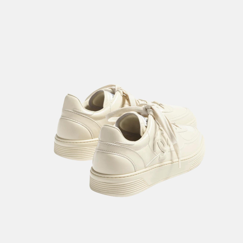 Оригінальна Sneakers In Calfskin Chanel – вид ззаду