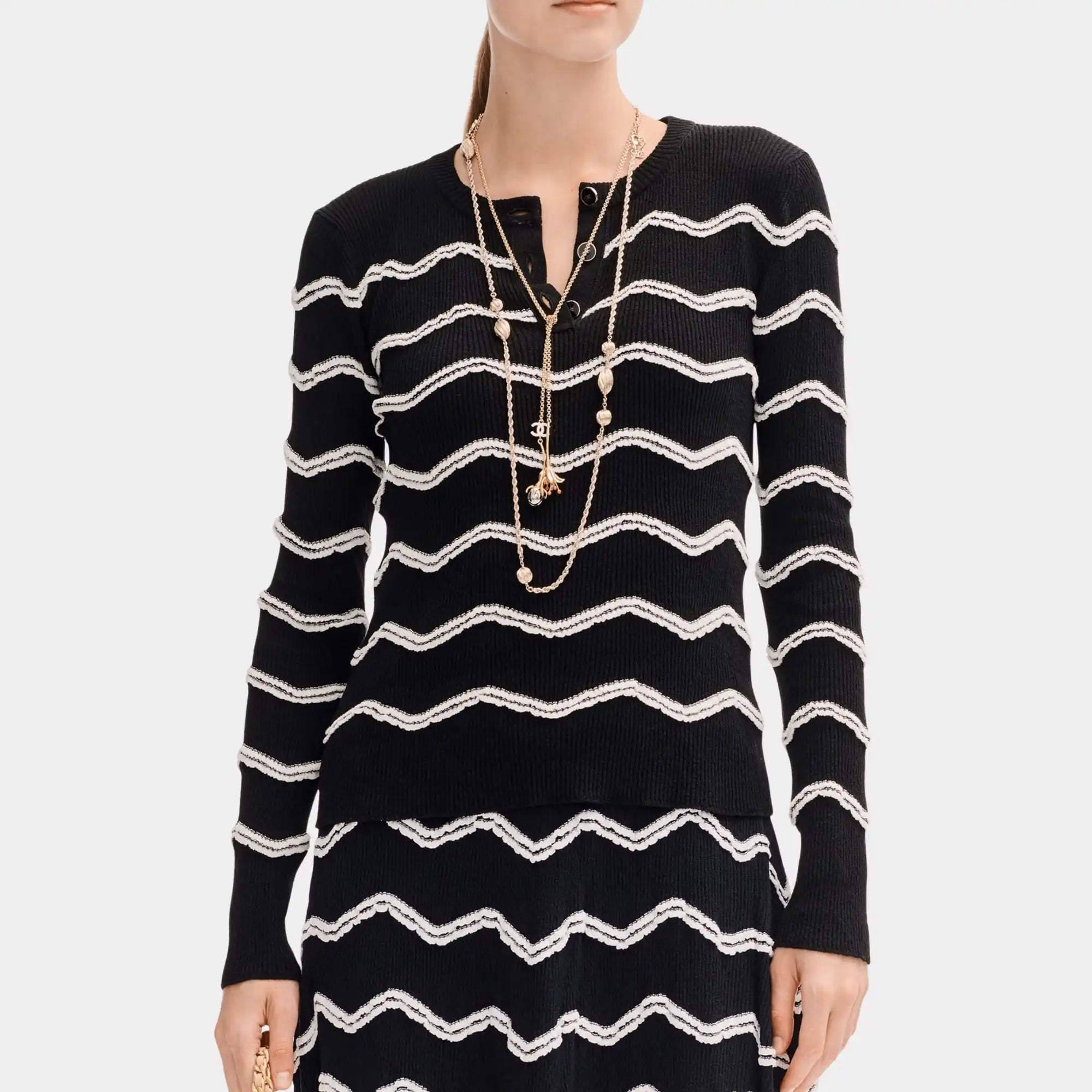 Sweater In Cotton And Mixed Fibers Chanel – Гарантія оригінальності – боковий вид