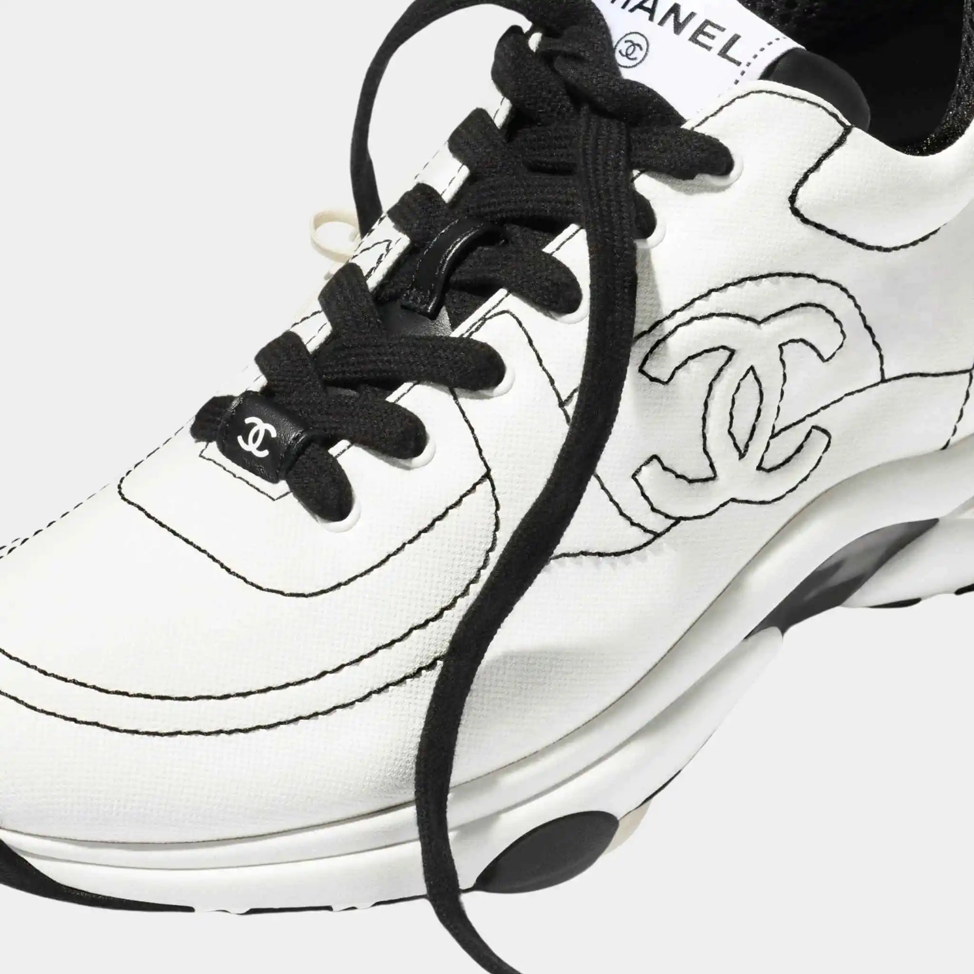 Trainers Cotton White And Black Chanel оригінал – Купити в Україні – вид ззаду