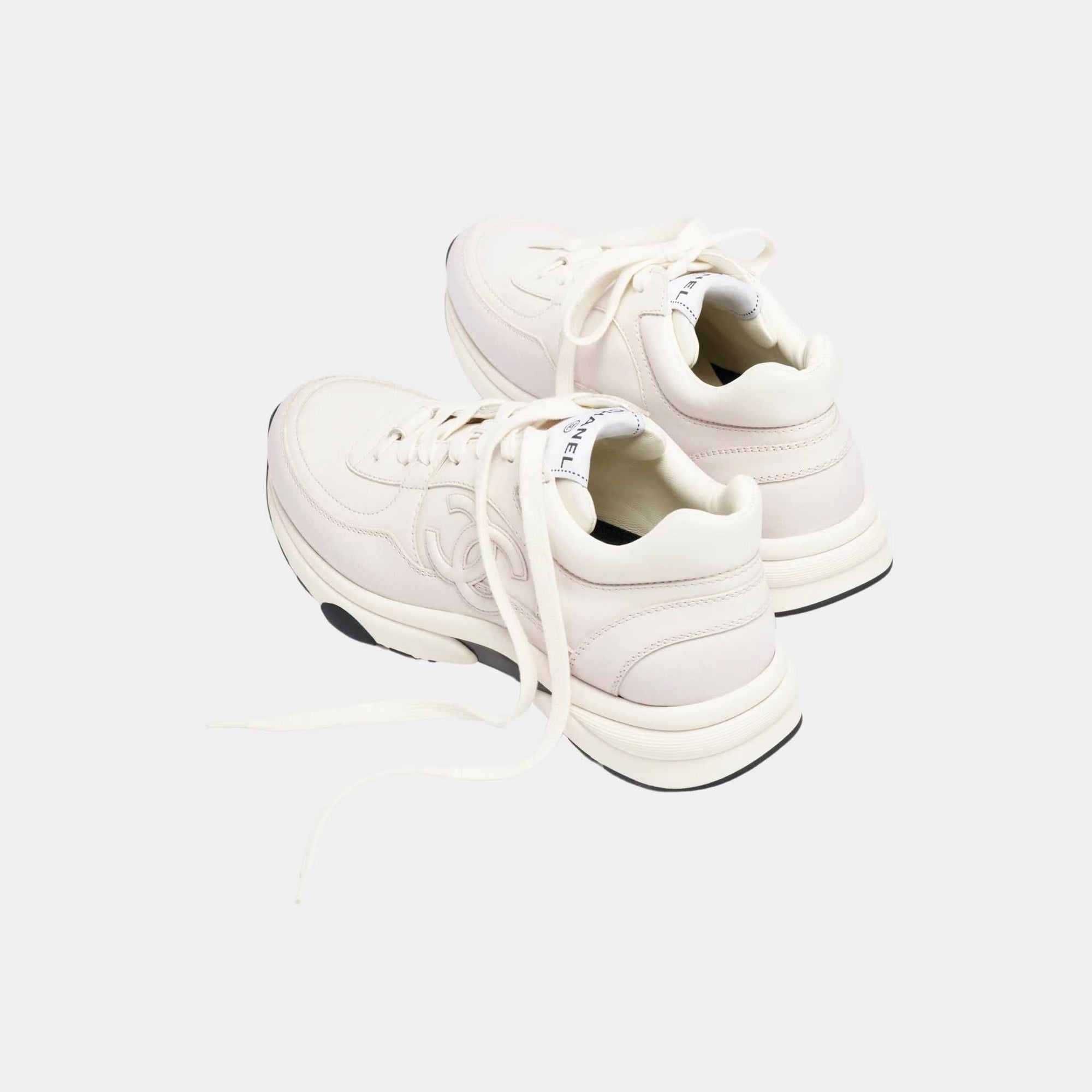 Оригінальна Trainers Printed Calfskin Light Purple Chanel – детальний вид
