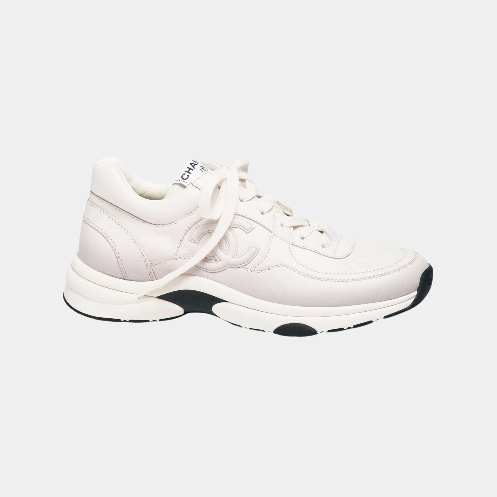 Оригінальна Trainers Printed Calfskin Light Purple Chanel – боковий вид