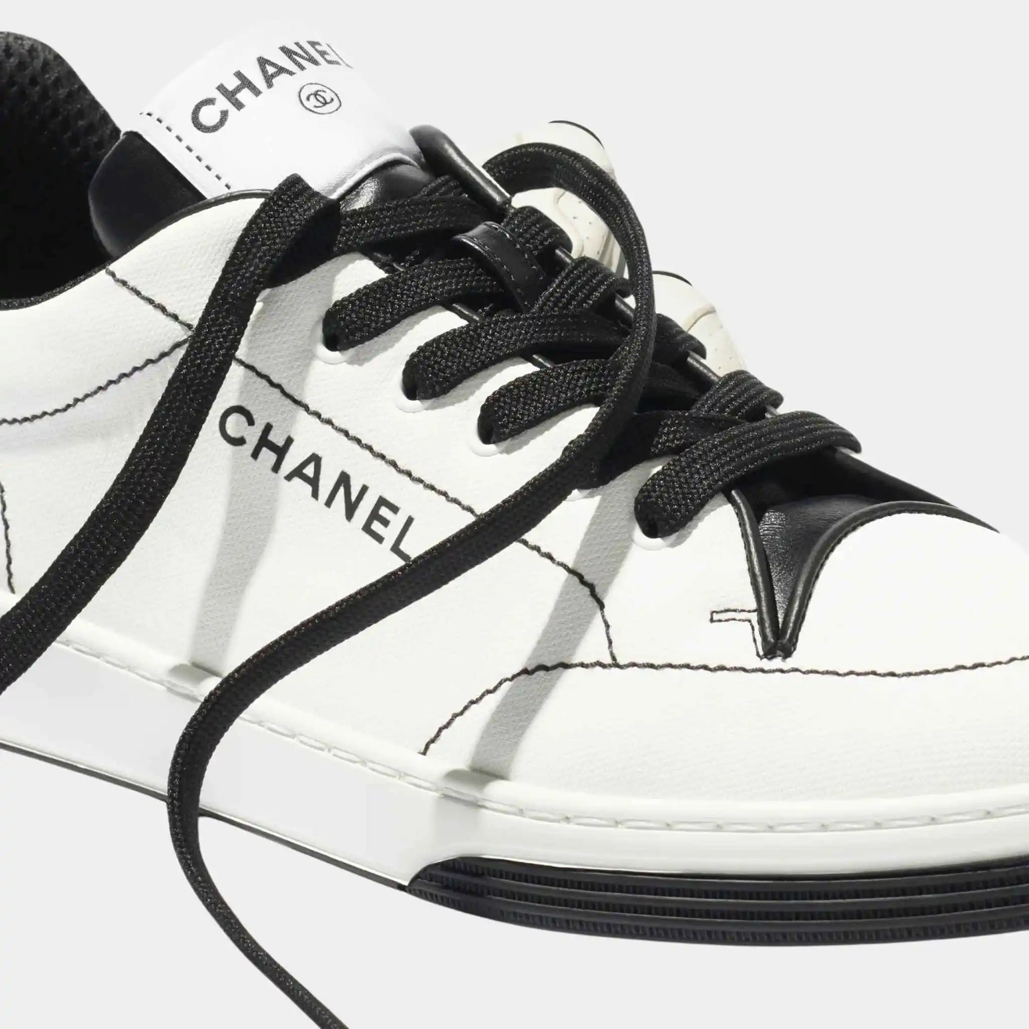 Оригінальна Trainers Sneaker Cotton White And Black Chanel – вид ззаду