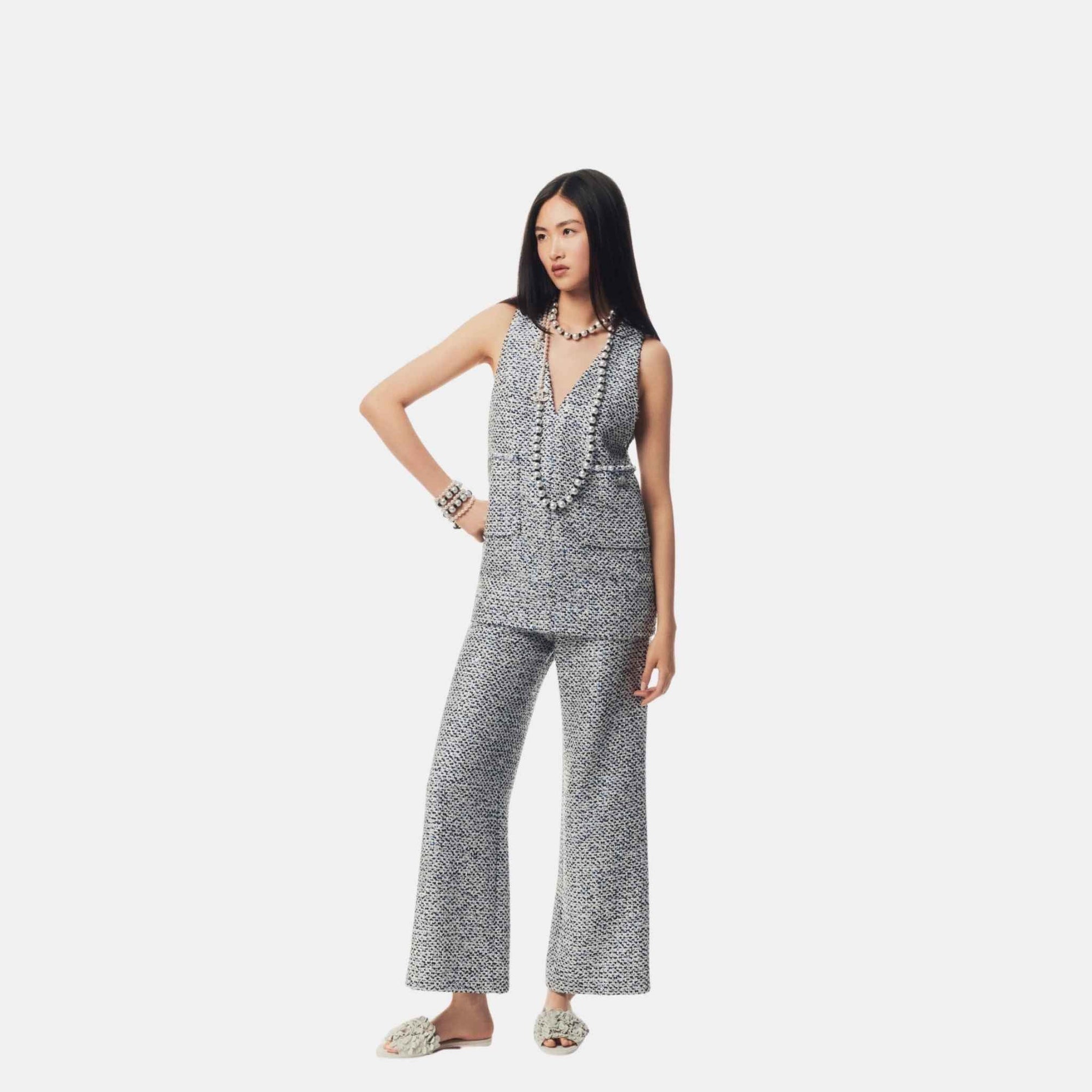 Trousers Glittered Tweed White Blue And Black Chanel оригінал – Купити в Україні – вид ззаду