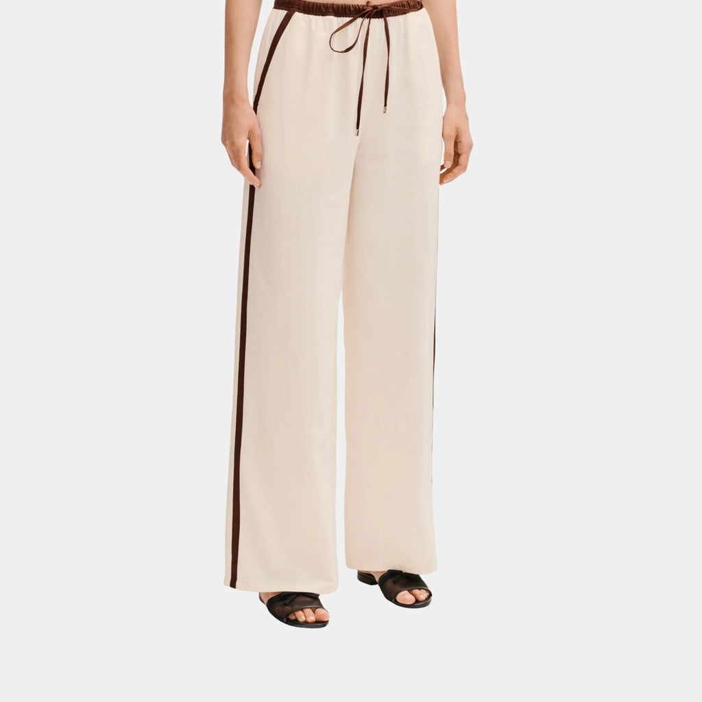 Trousers In Silk Light Yellow And Burgundy Chanel – Гарантія оригінальності – боковий вид