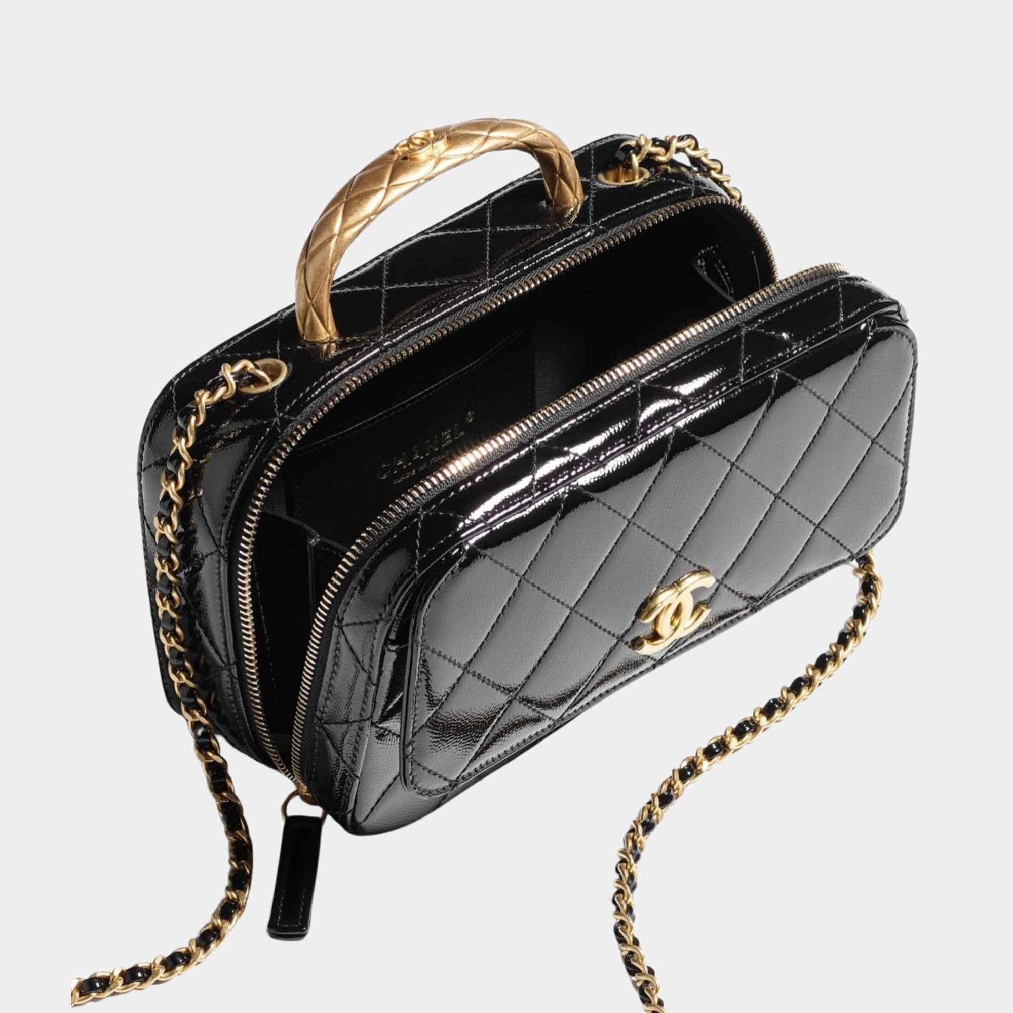 Оригінальна Vanity Case In Grained Patent Lambskin Chanel – детальний вид