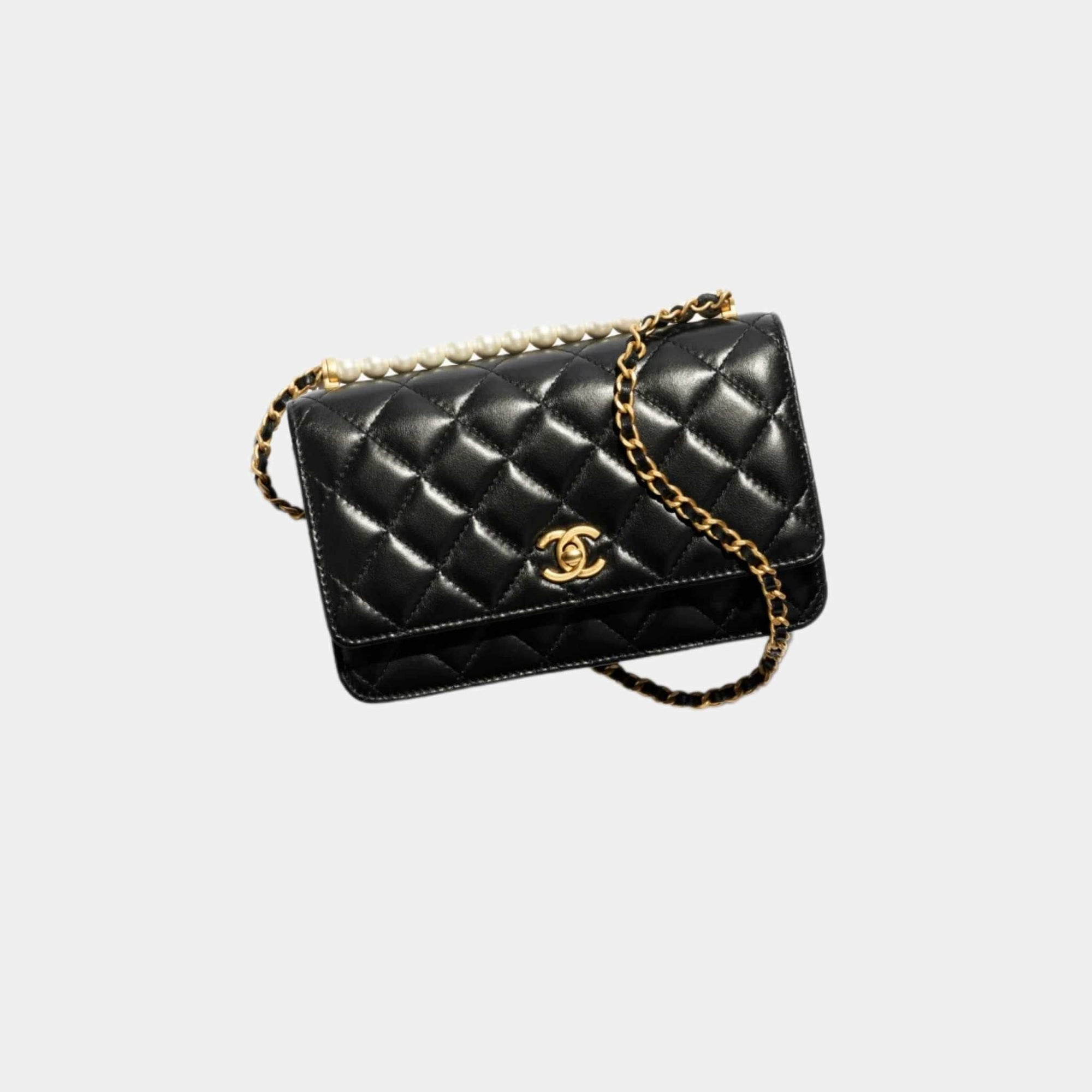 Wallet On Chain Shiny Lambskin Pearls Gold Tone Metal Black Chanel – Гарантія оригінальності – боковий вид
