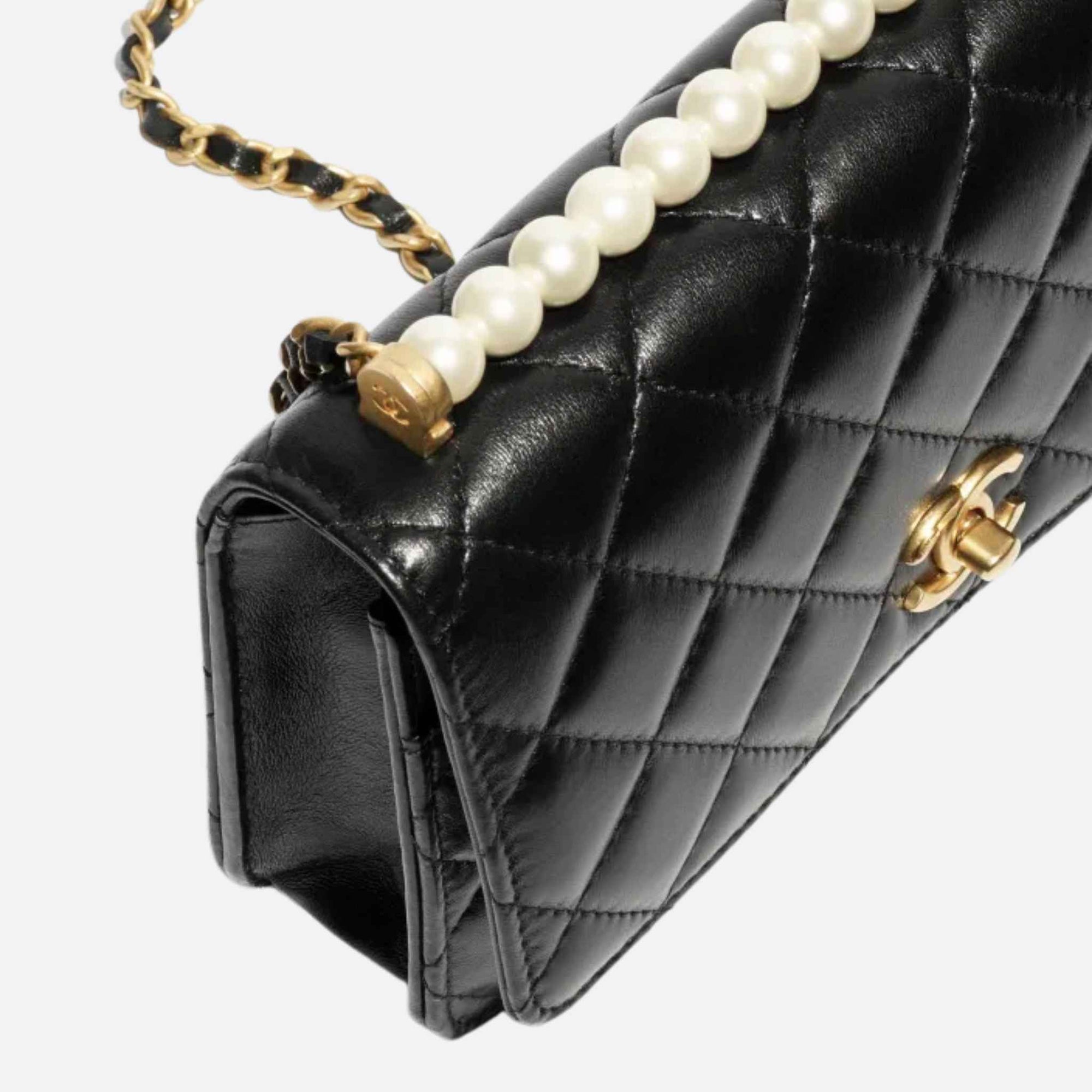 Wallet On Chain Shiny Lambskin Pearls Gold Tone Metal Black Chanel – Гарантія оригінальності – детальний вид