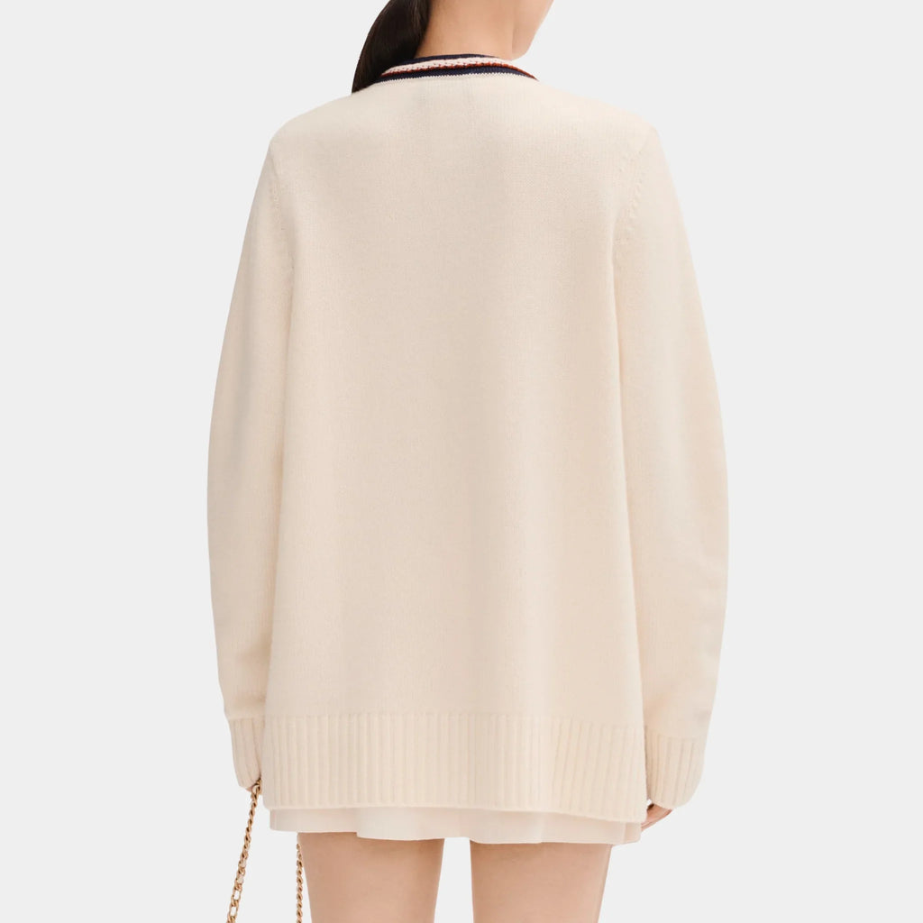 White Cardigan In Cashmere Chanel – Гарантія оригінальності – вид ззаду