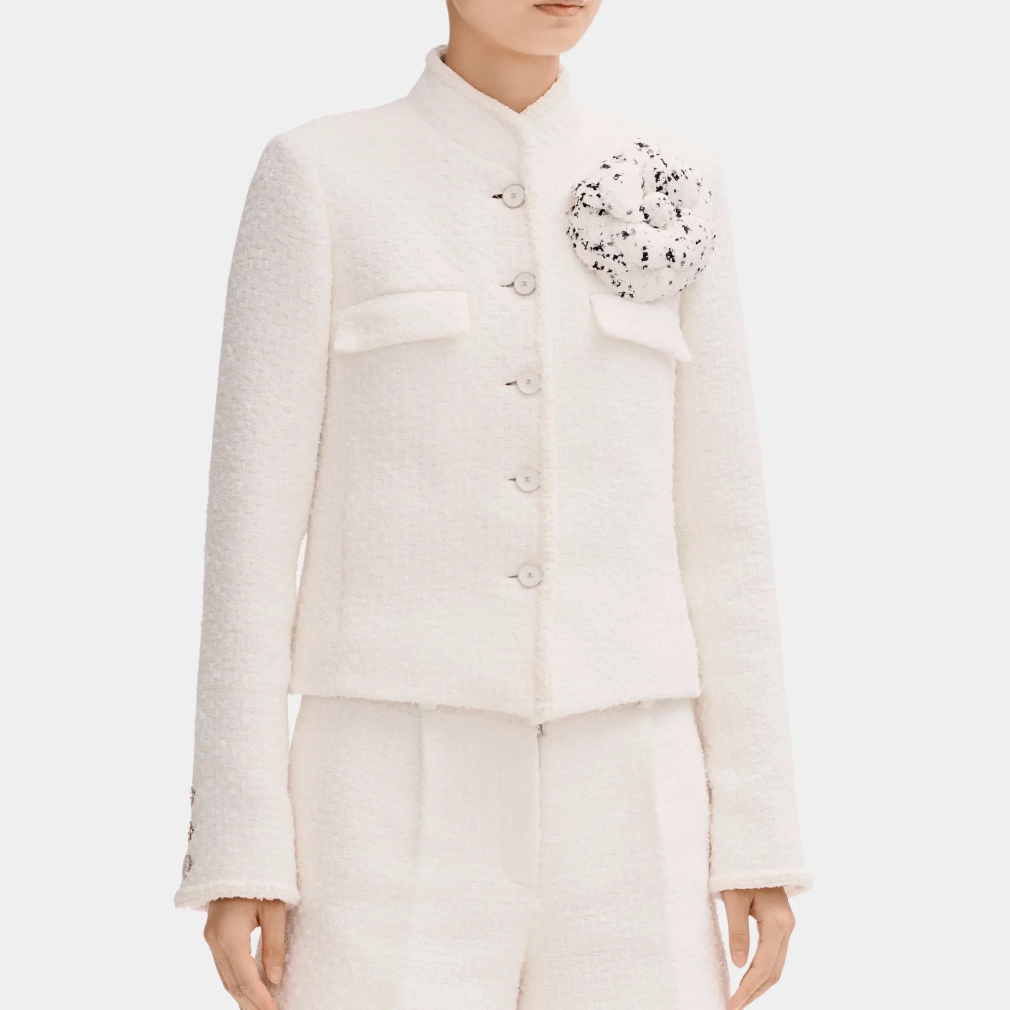 White Jacket In Tweed Chanel – Гарантія оригінальності – боковий вид