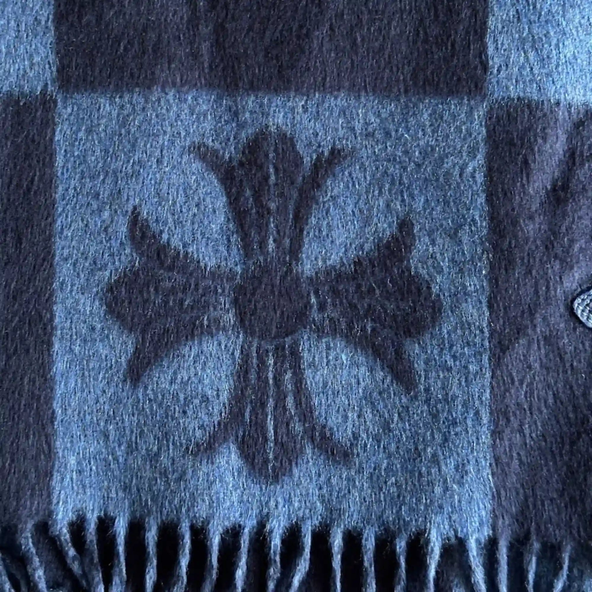 Blanket Navy Blue In Silk & Calf Leather Chrome hearts – Гарантія оригінальності – вид ззаду