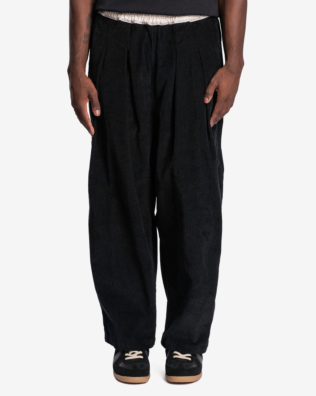 Contrast Corduroy Trousers In Black Maison margiela оригінал – Купити в Україні – боковий вид