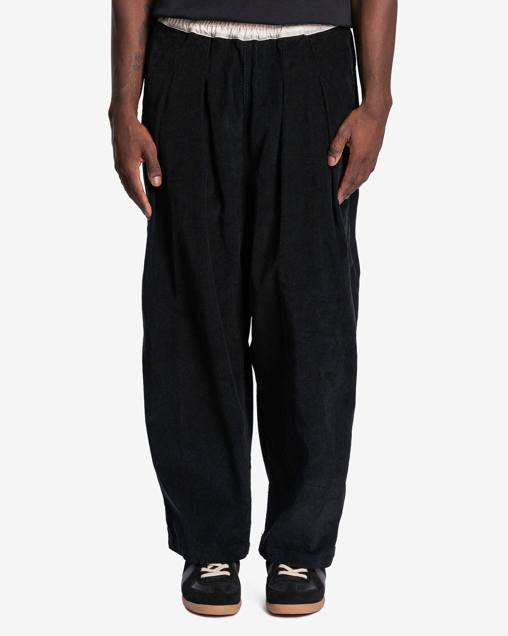 Contrast Corduroy Trousers In Black Maison margiela оригінал – Купити в Україні – боковий вид