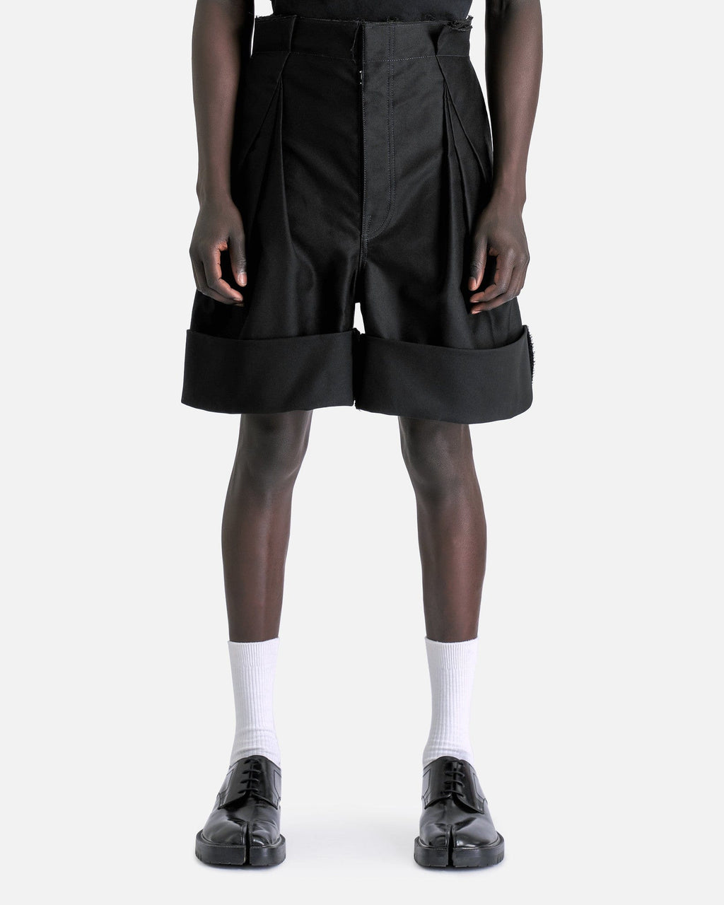 Cuffed Satin Shorts In Black Maison margiela – Гарантія оригінальності – боковий вид