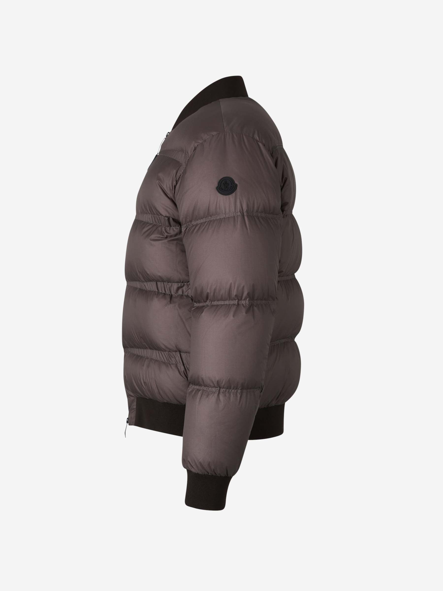 Quilted Logo Jacket Moncler – Гарантія оригінальності – вид ззаду