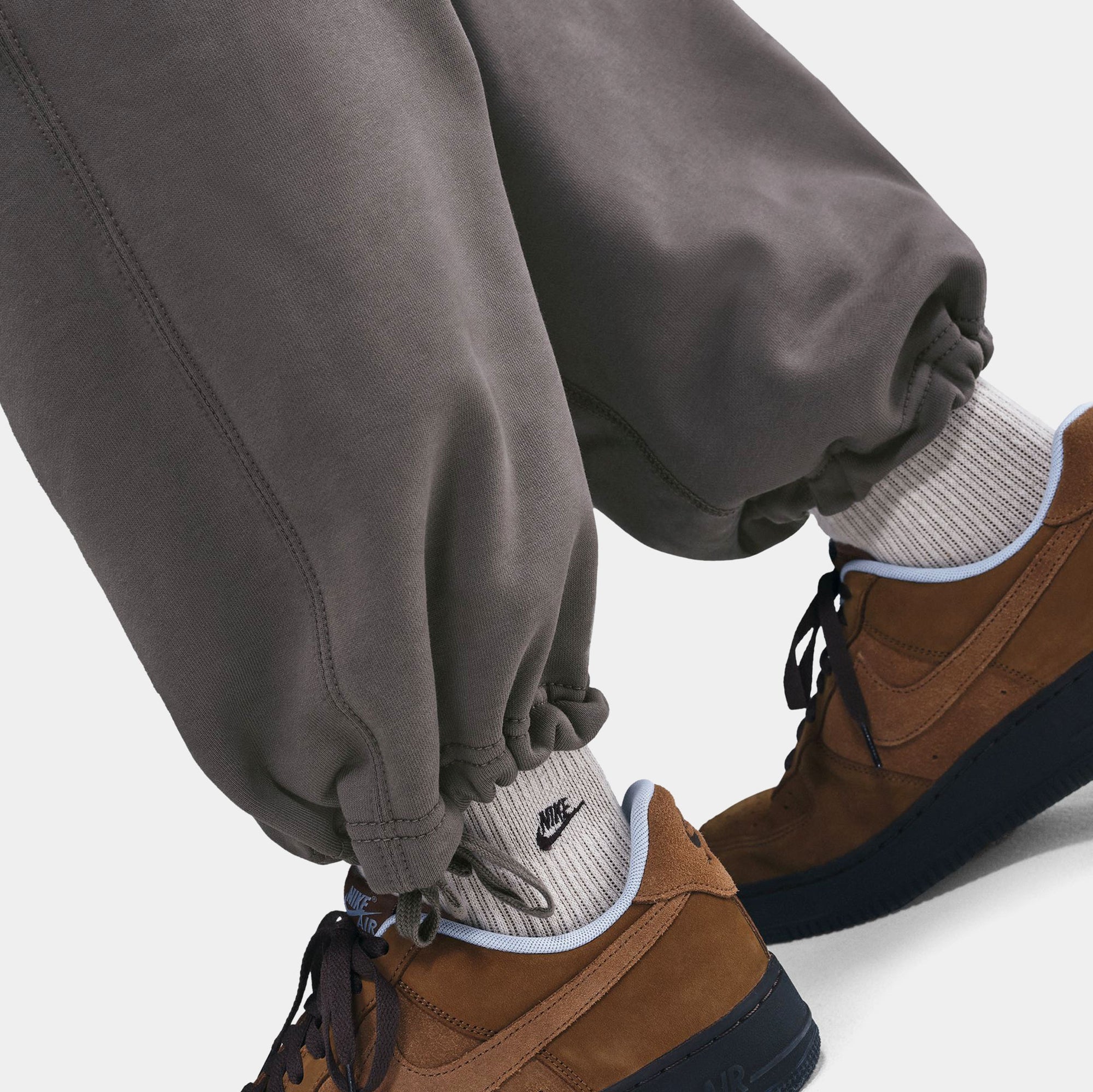 Solo Swoosh Fleece Open-Hem Mens Pants Nike – Гарантія оригінальності – збільшений вид