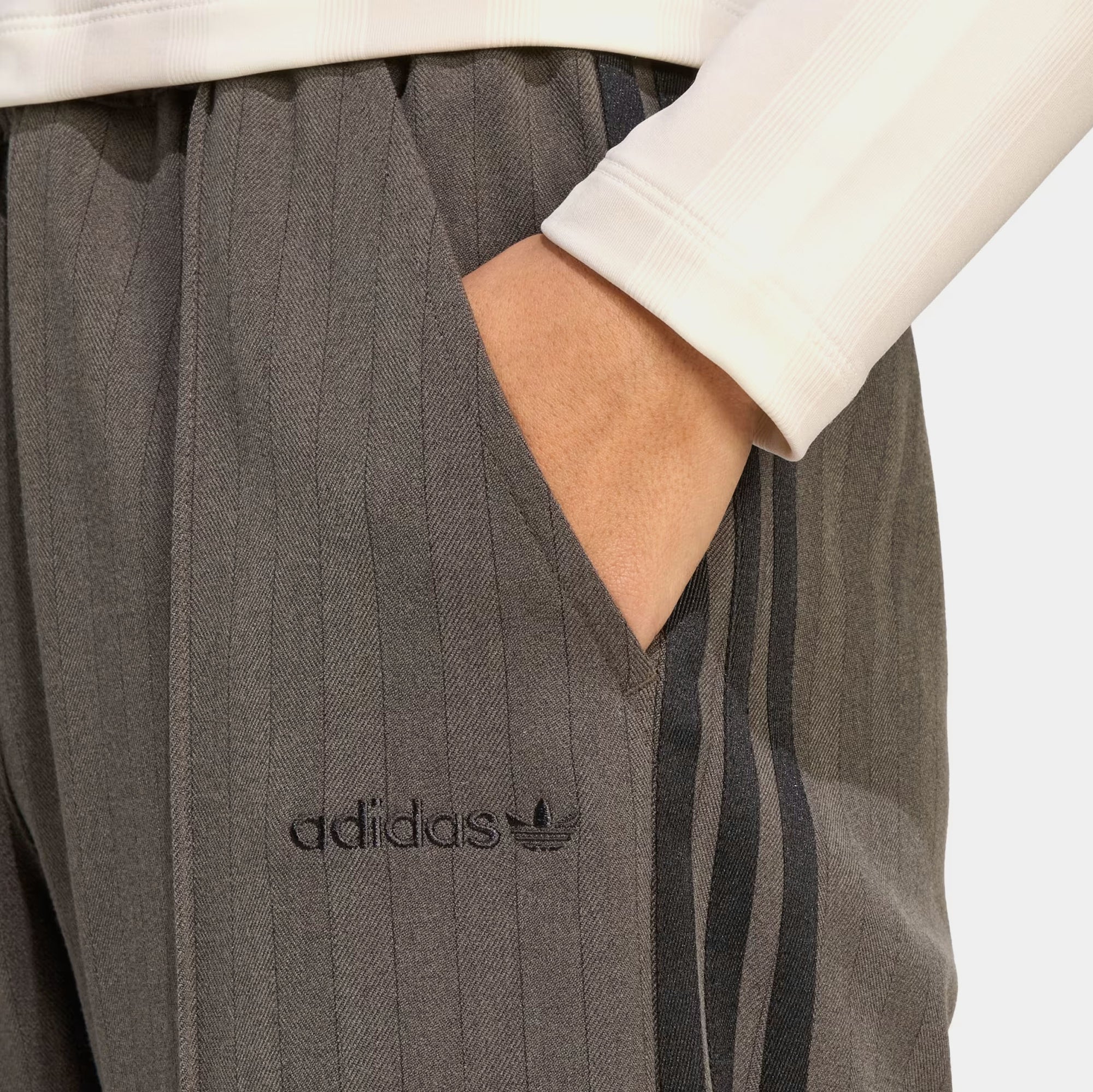 Originals Tailored Womens Pants Adidas оригінал – Купити в Україні – детальний вид
