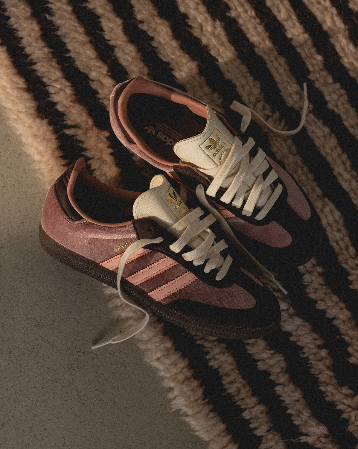 Оригінальна Samba Og W Adidas – вид ззаду