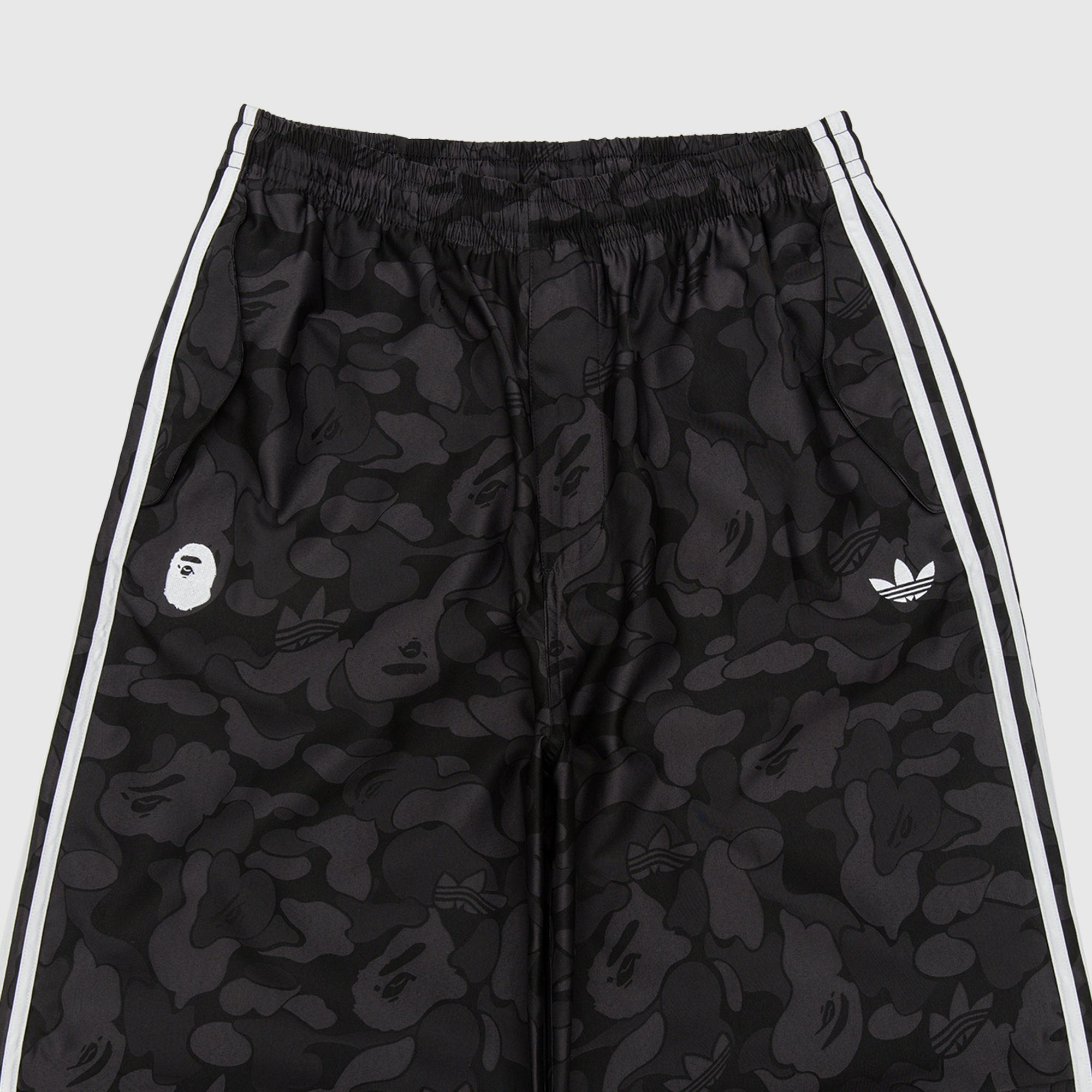 X Bape Jacquard Pants Adidas оригінал – Купити в Україні – вид ззаду - ADIDAS
