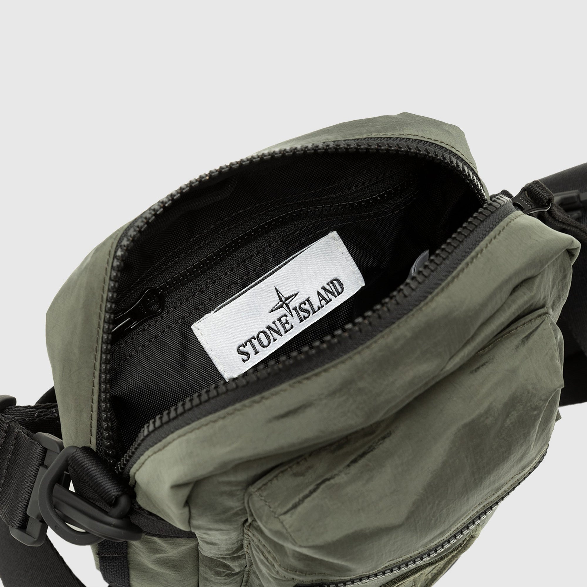 Nylon Metal In Econyl® Cross Body Bag Stone island оригінал – Купити в Україні – детальний вид - STONE ISLAND