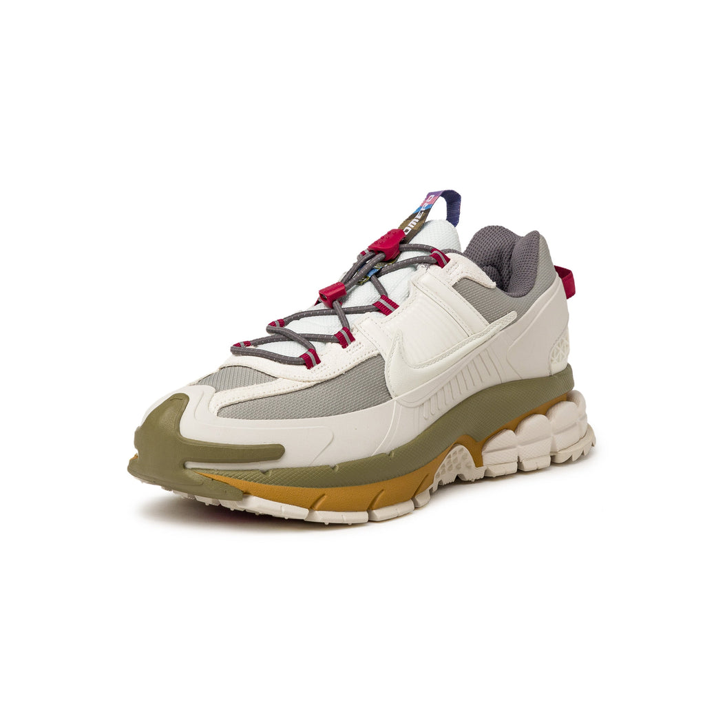 Оригінальна Zoom Vomero Roam Nike – вид ззаду